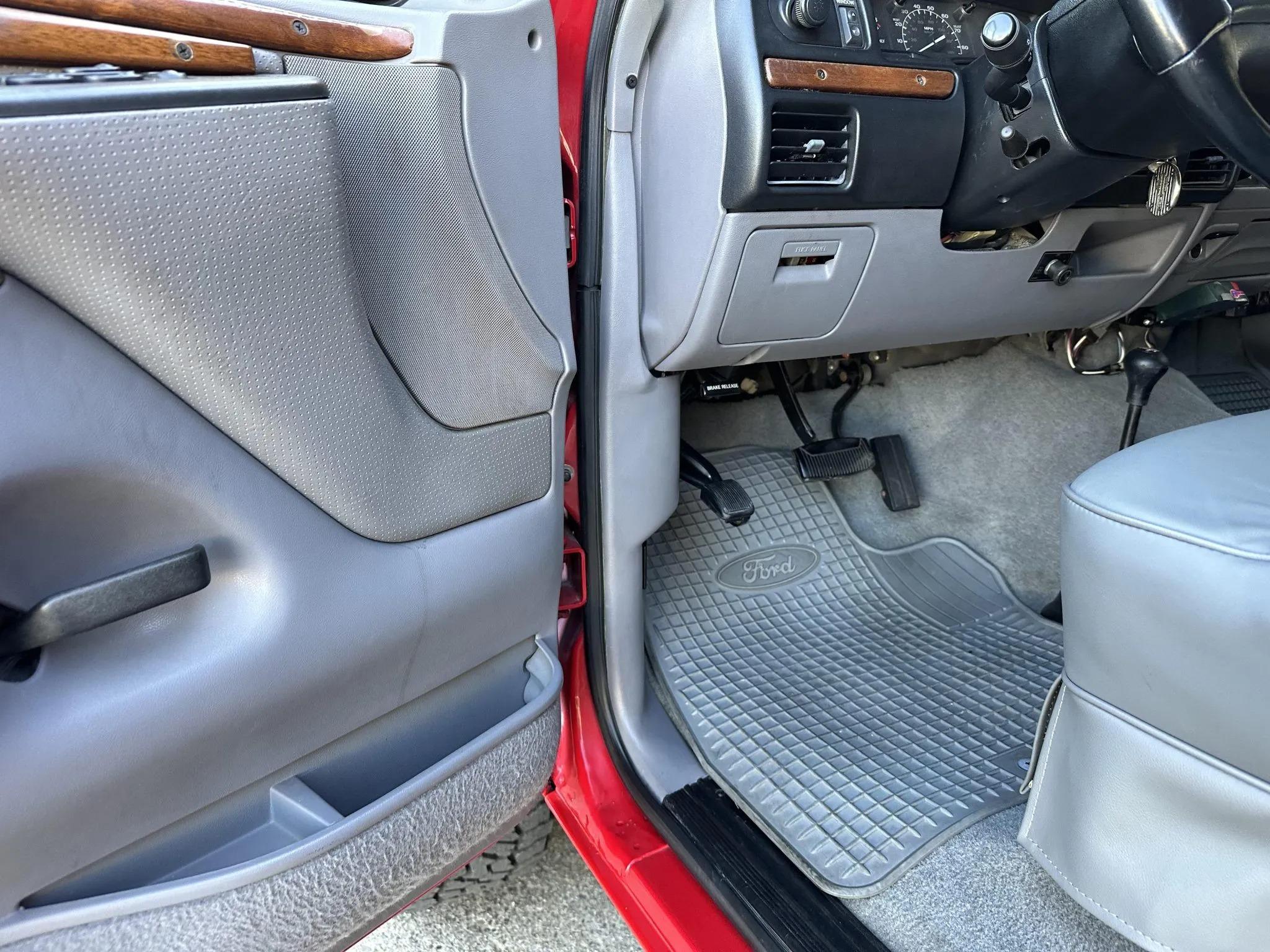 1995 Ford C-350 Centurion