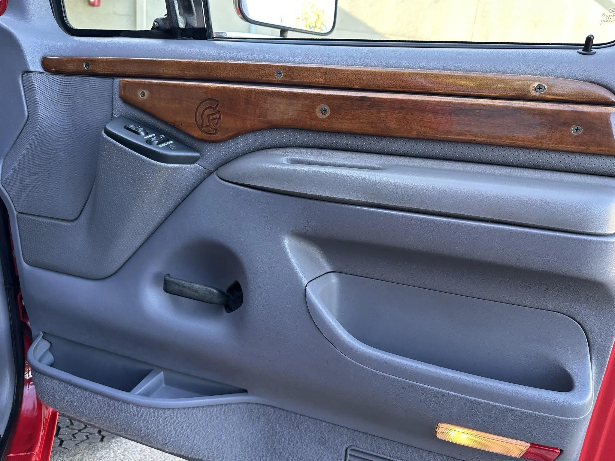 1995 Ford C-350 Centurion