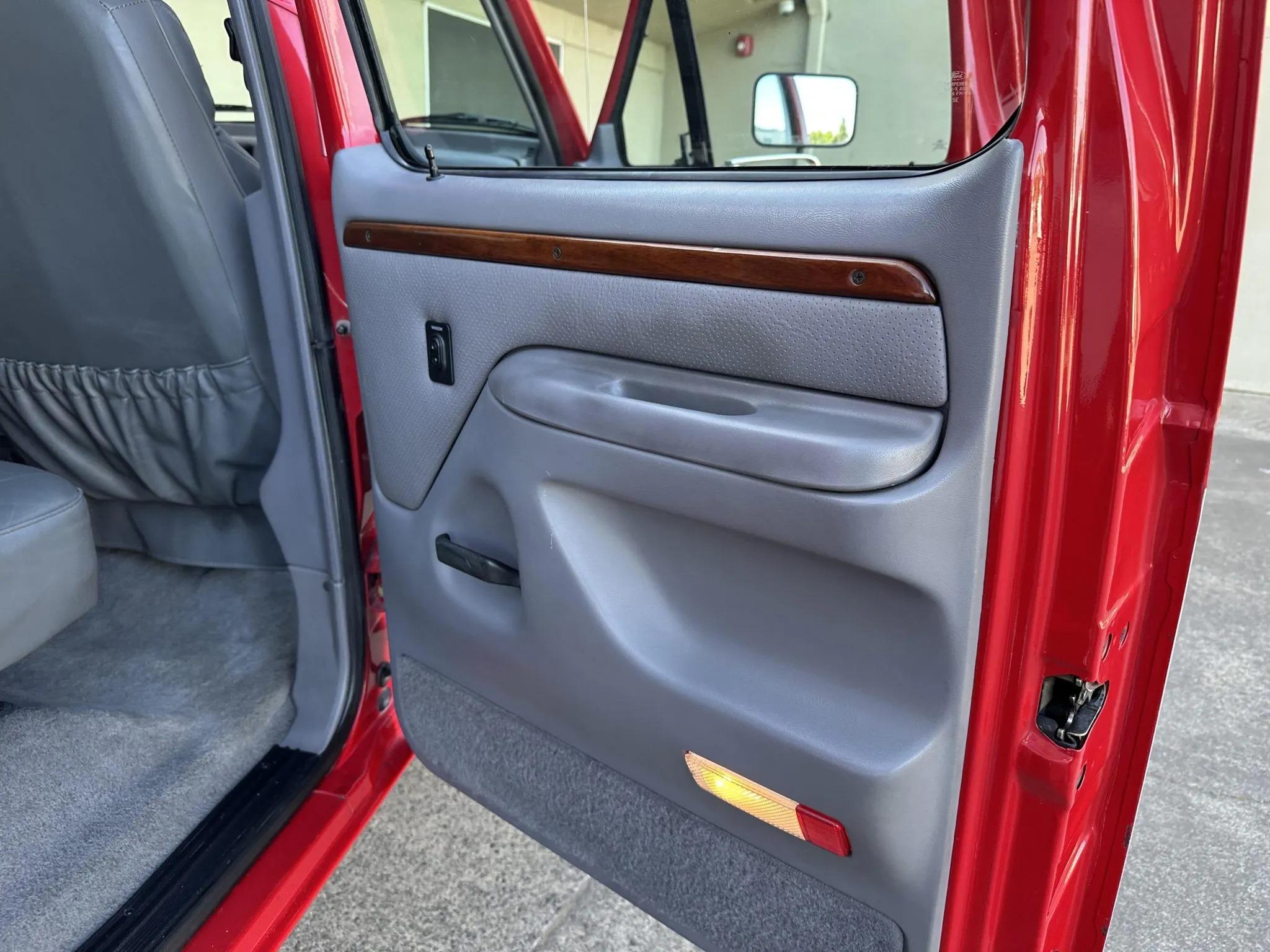 1995 Ford C-350 Centurion