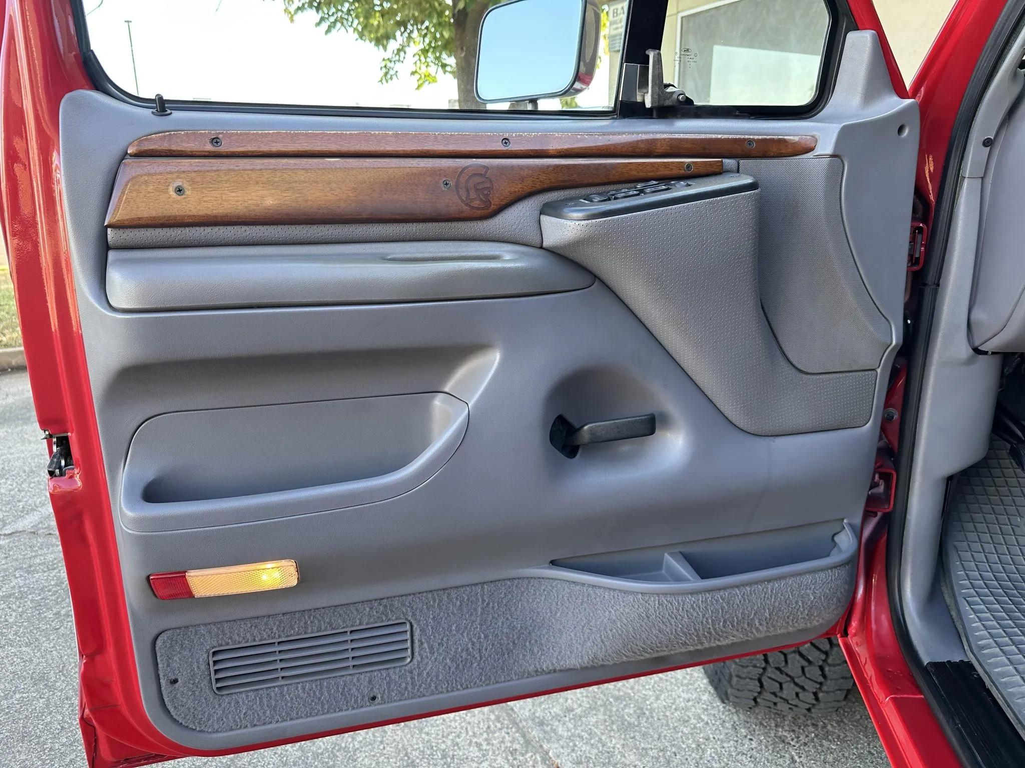 1995 Ford C-350 Centurion