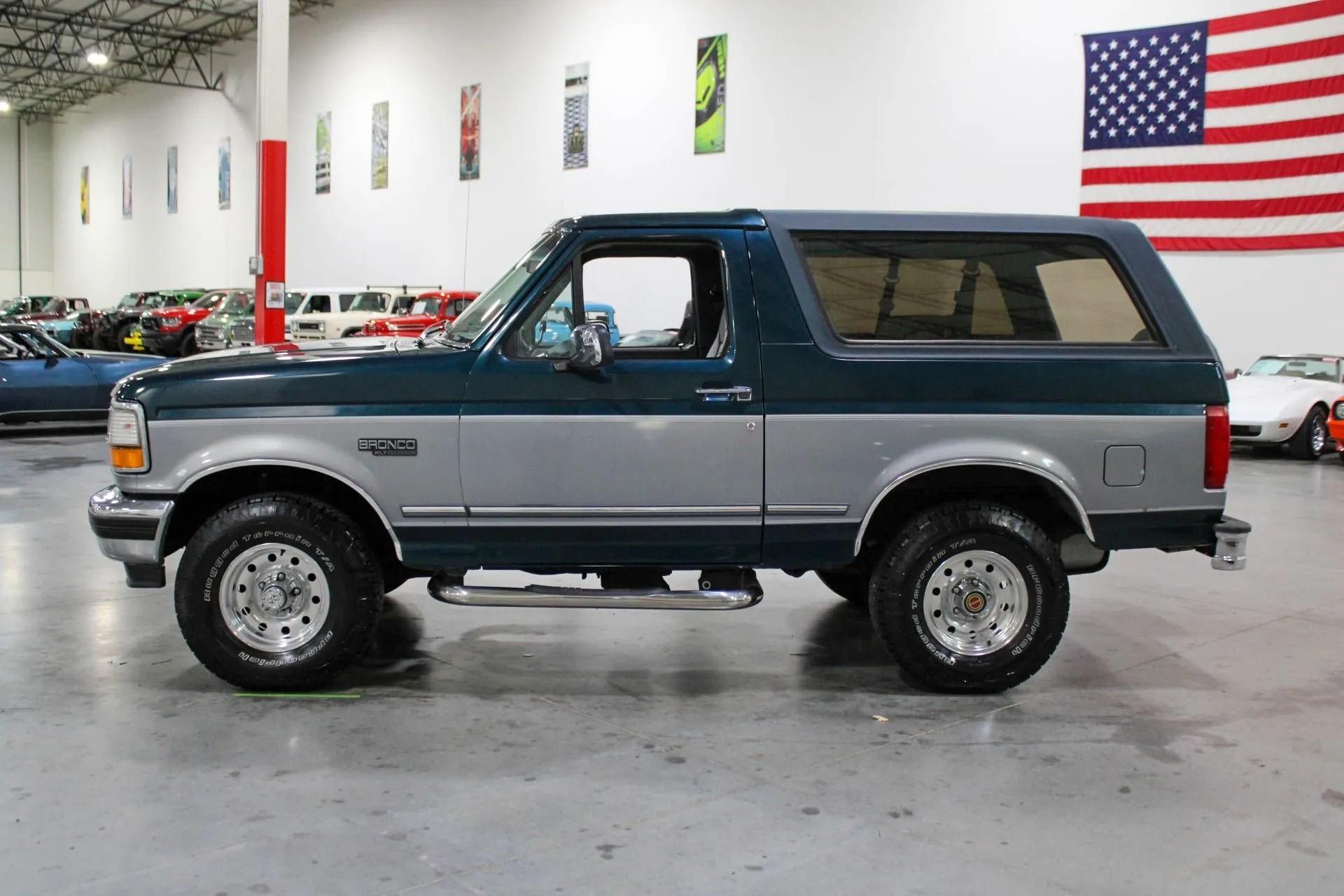 1994 Ford Bronco XLT - 4