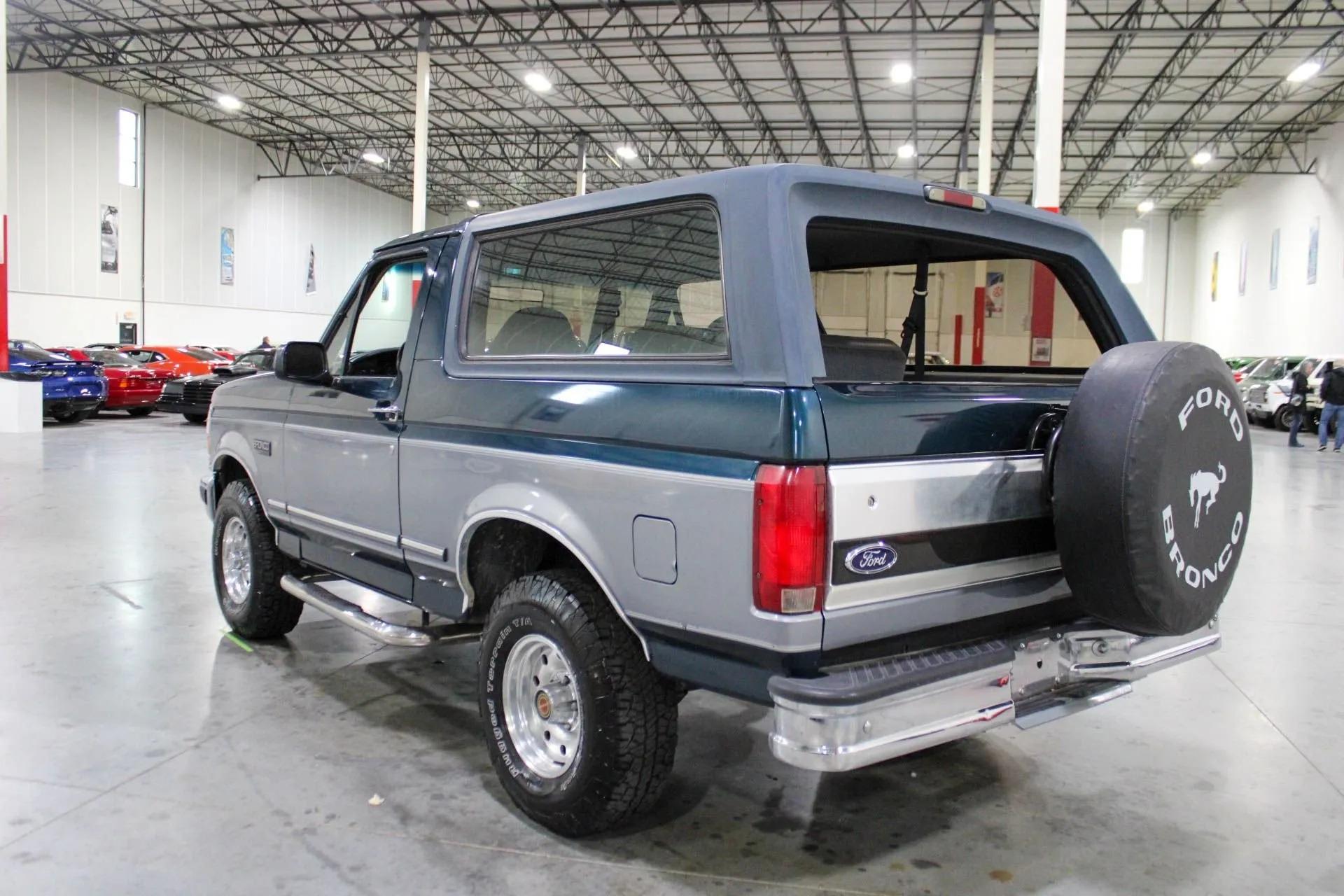 1994 Ford Bronco XLT - 3