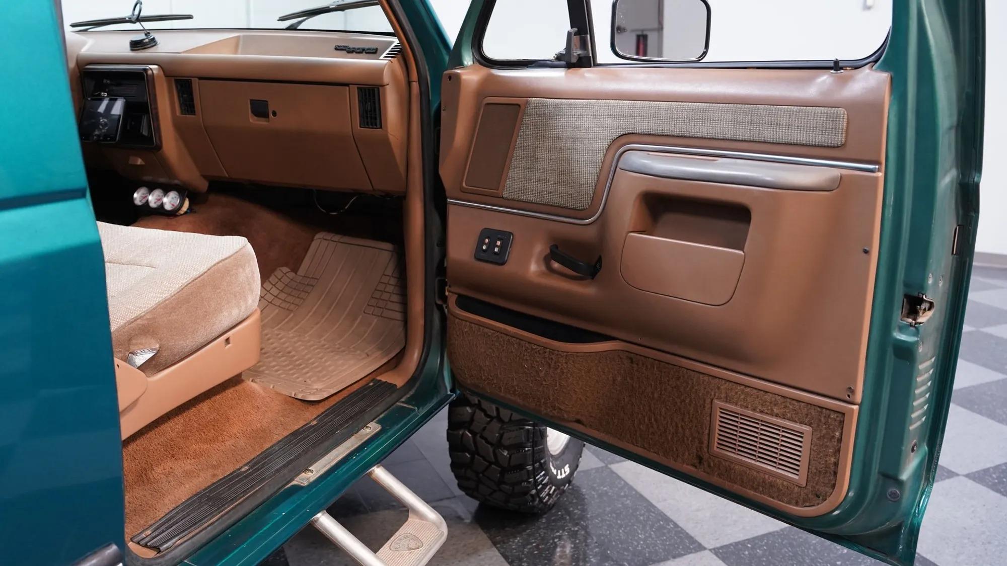 1989 Ford Bronco XLT