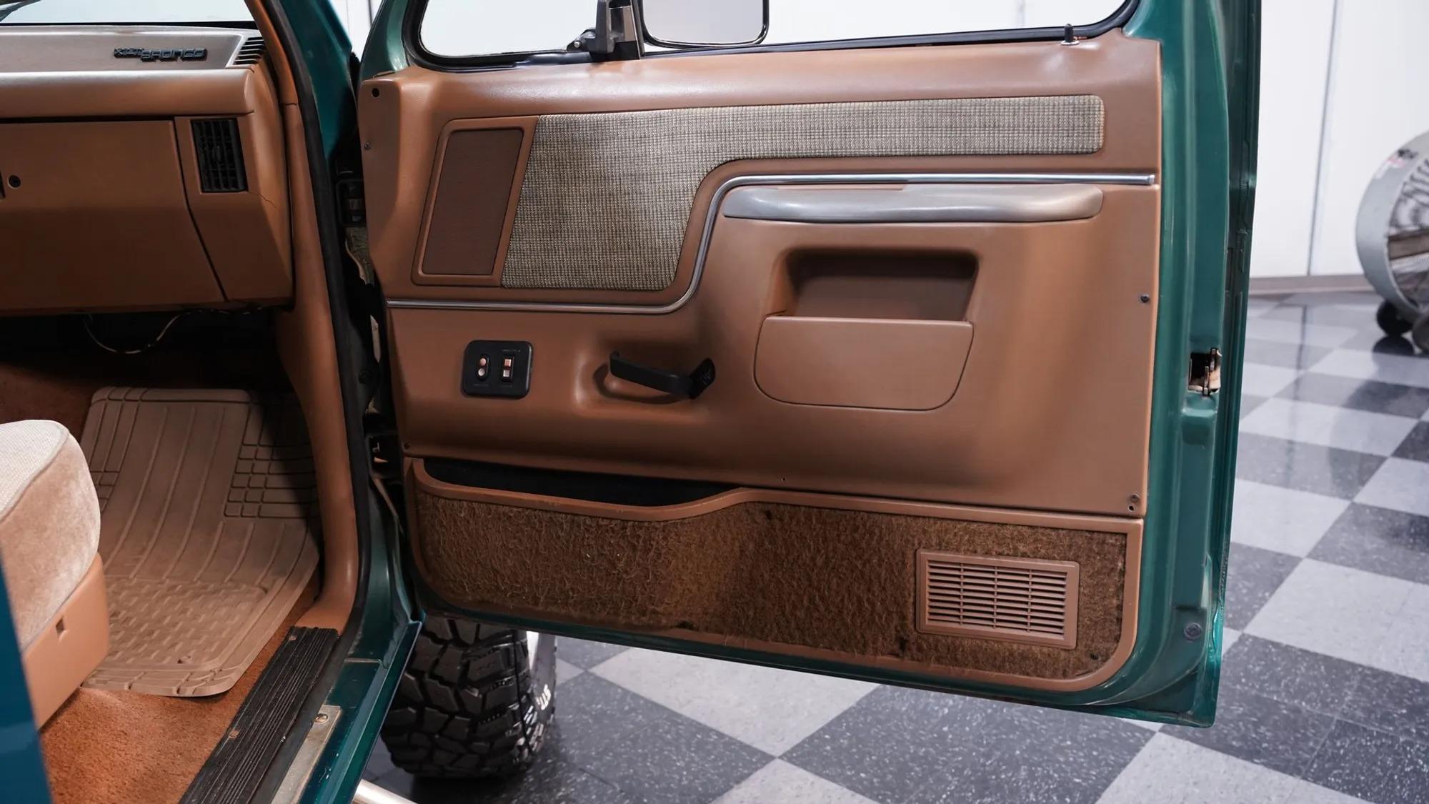 1989 Ford Bronco XLT