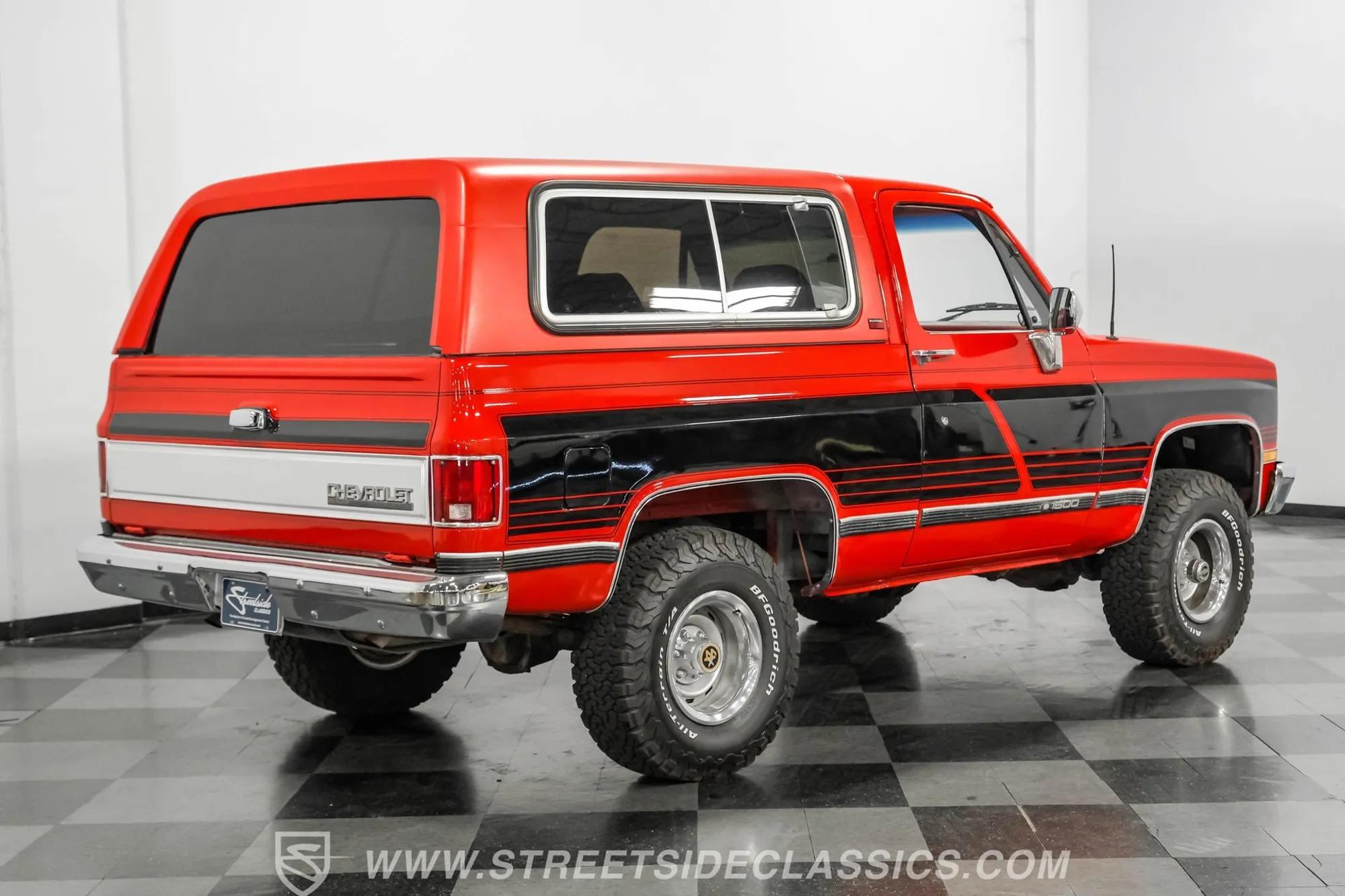 1989 Chevrolet K5 Blazer Silverado - 2
