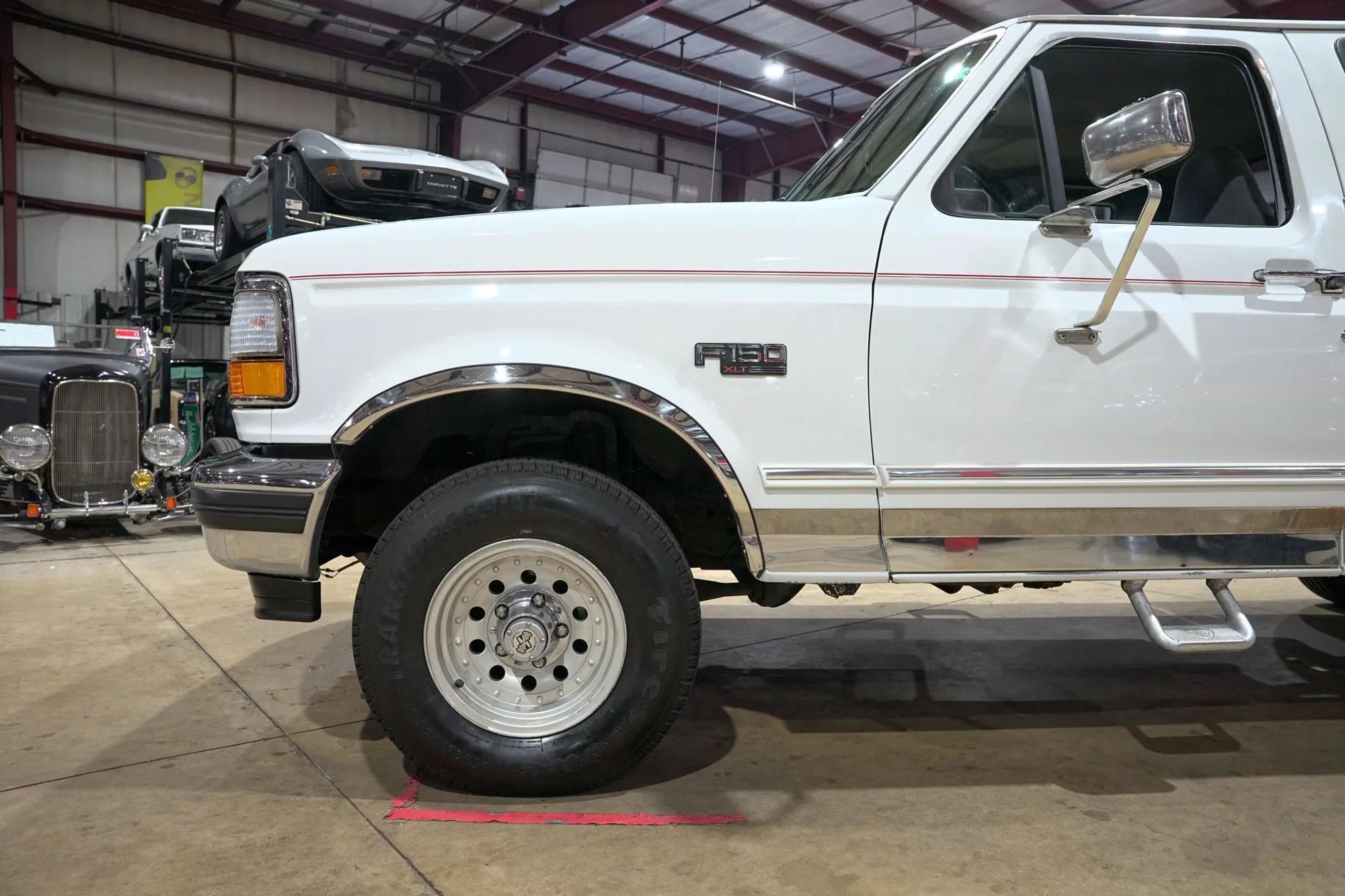 1993 Ford F-150 XLT - 2