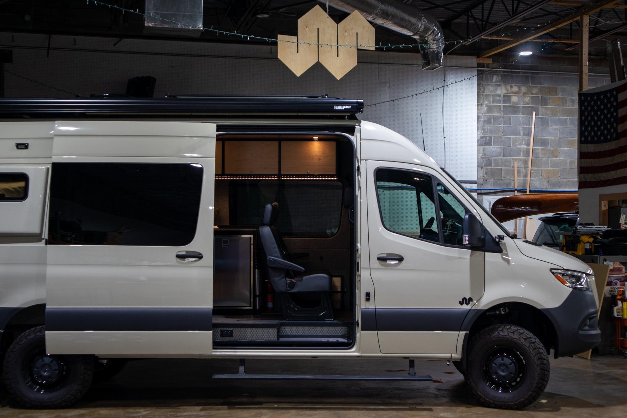 2024 Mercedes-Benz Sprinter 2500 High Roof - 3