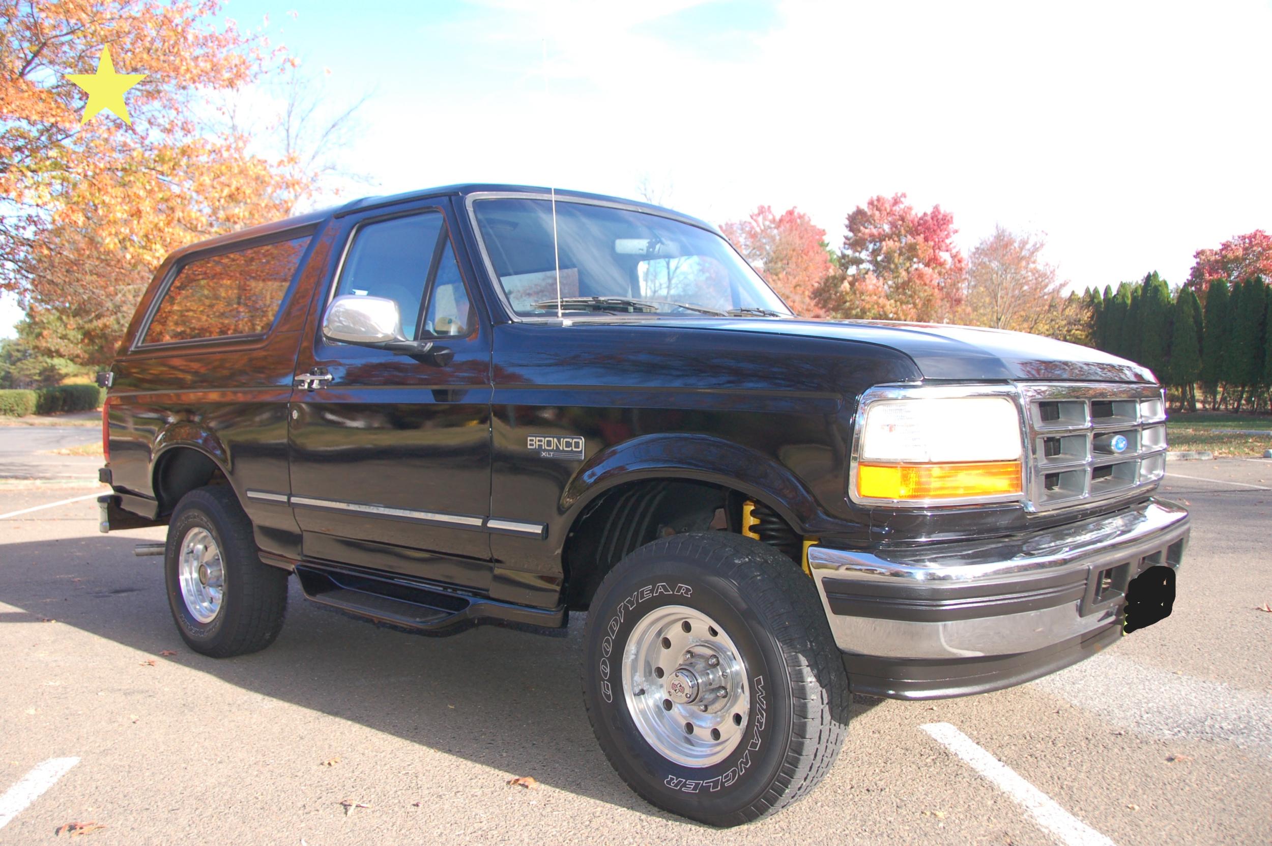 1996 Ford Bronco XLT - 2