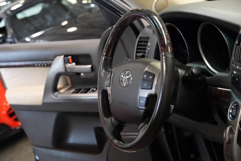 2011 Toyota Land Cruiser