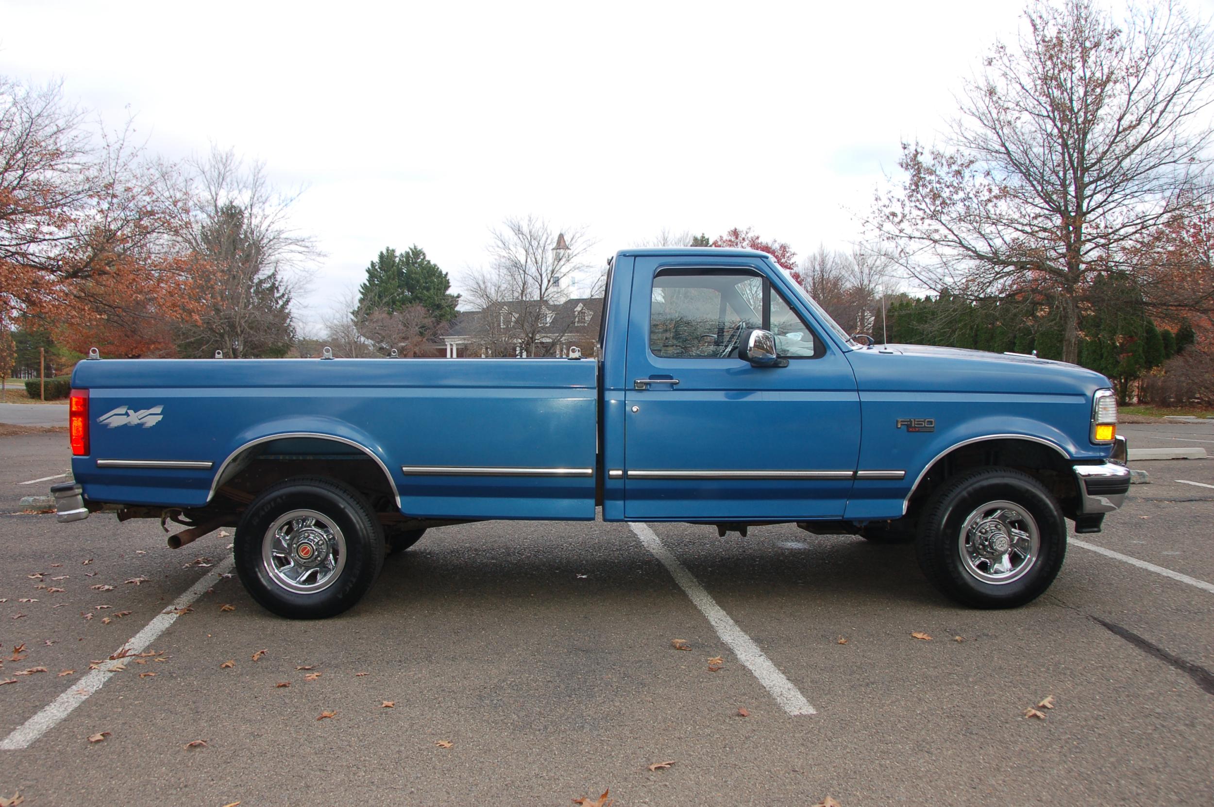 77k-Mile 1993 Ford F-150 XLT 4×4 - 4