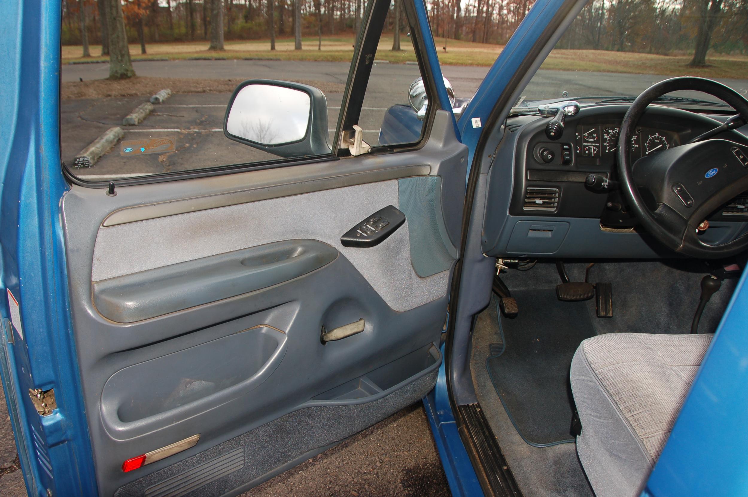 77k-Mile 1993 Ford F-150 XLT 4×4