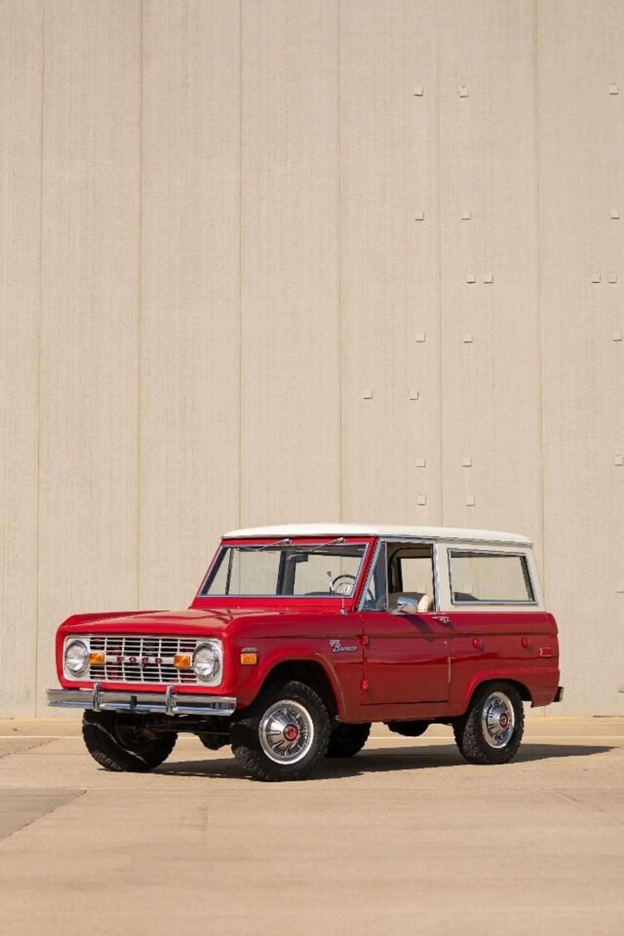 1971 Ford Bronco Sport - 2