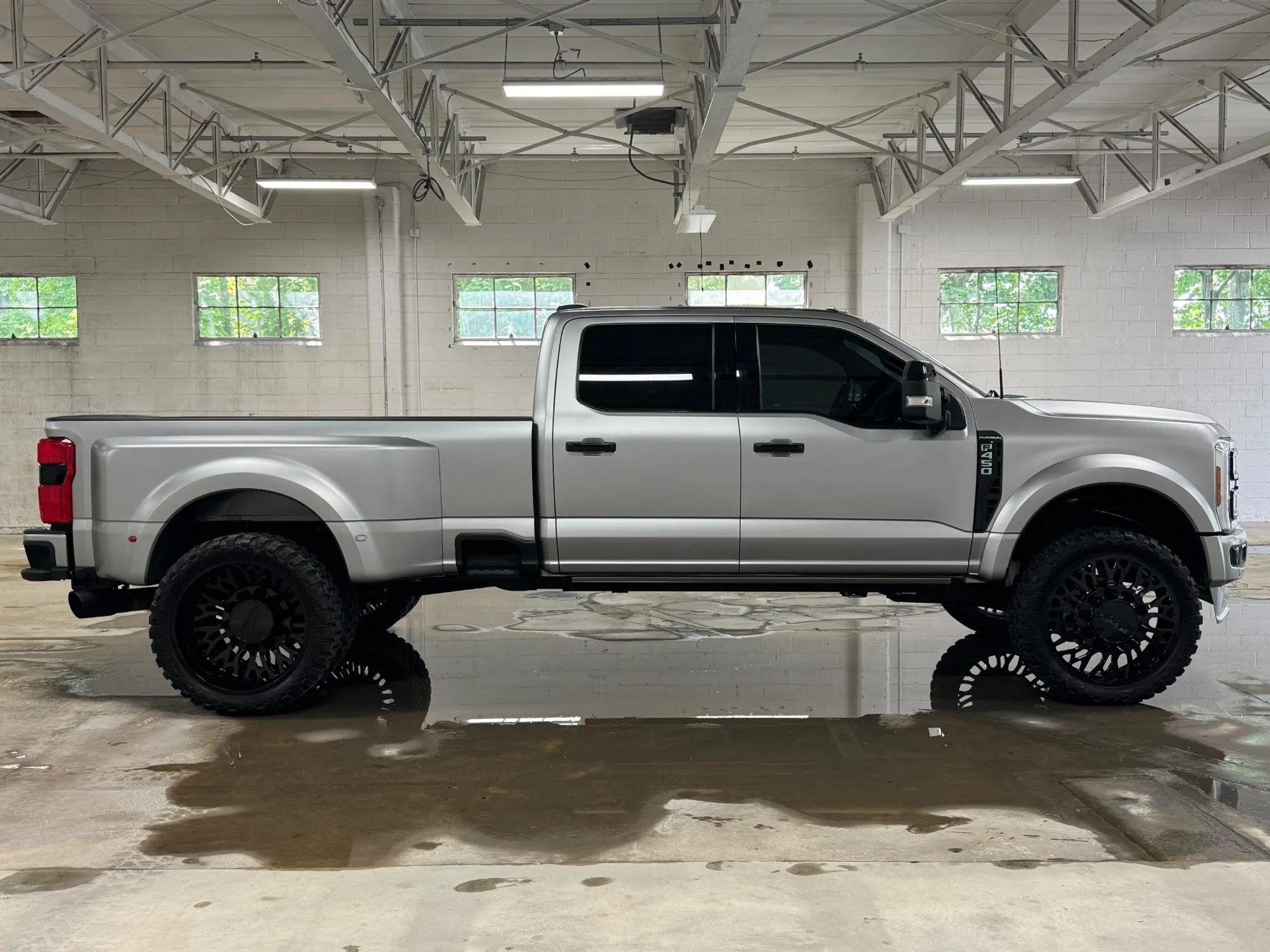 2024 Ford F-450 Super Duty Platinum