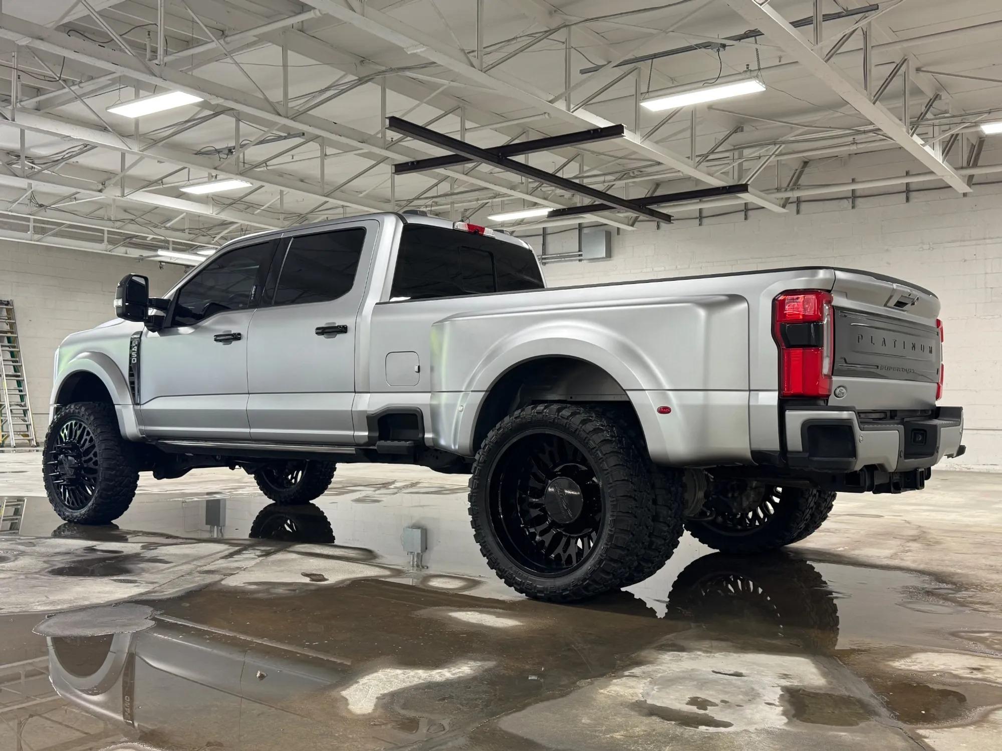 2024 Ford F-450 Super Duty Platinum
