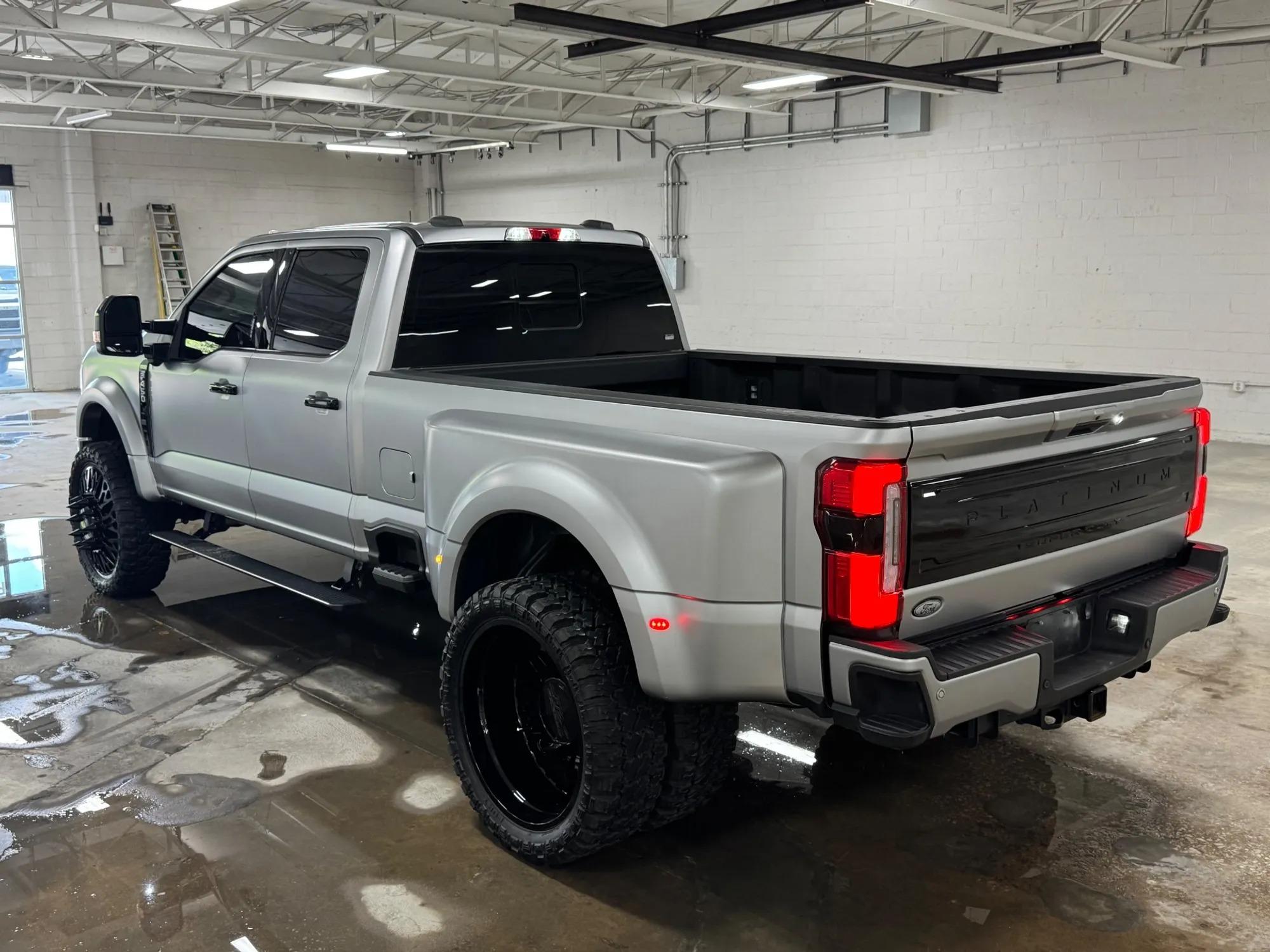 2024 Ford F-450 Super Duty Platinum