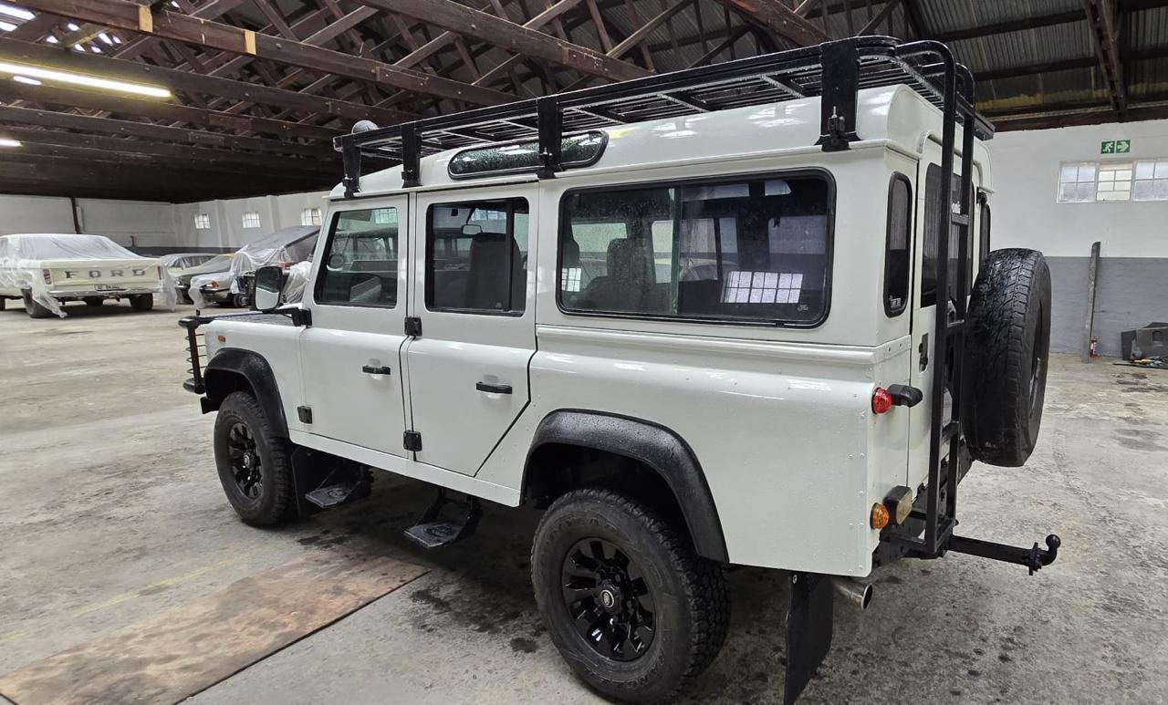 Td5-Powered 1999 Land Rover Defender 110 - 3