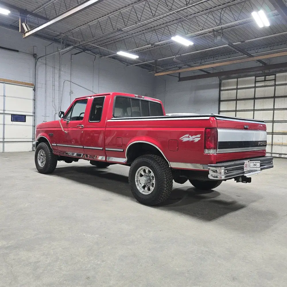 1996 Ford F-250 XLT - 2