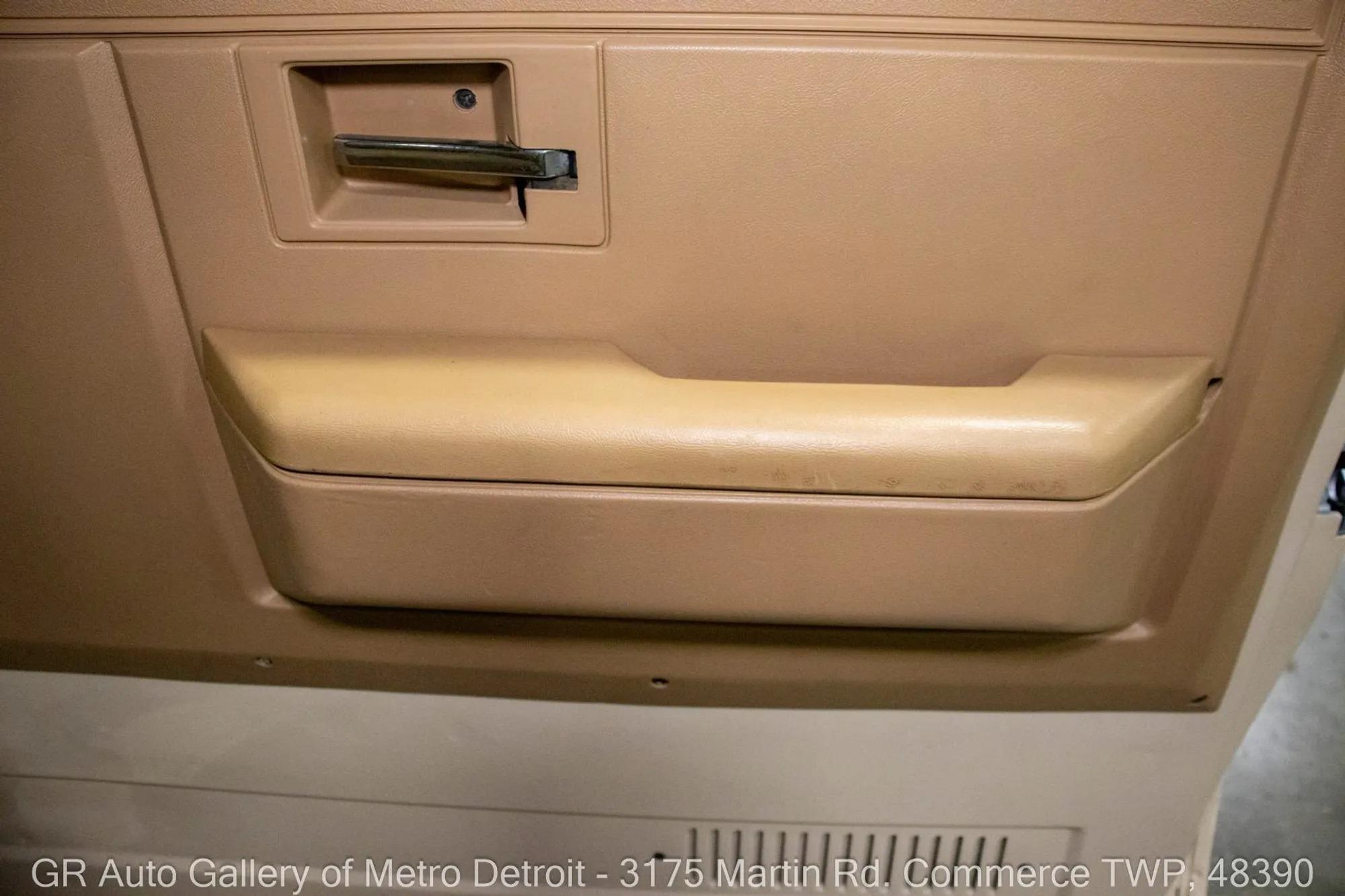 1987 Chevrolet R/V 10 Series V10