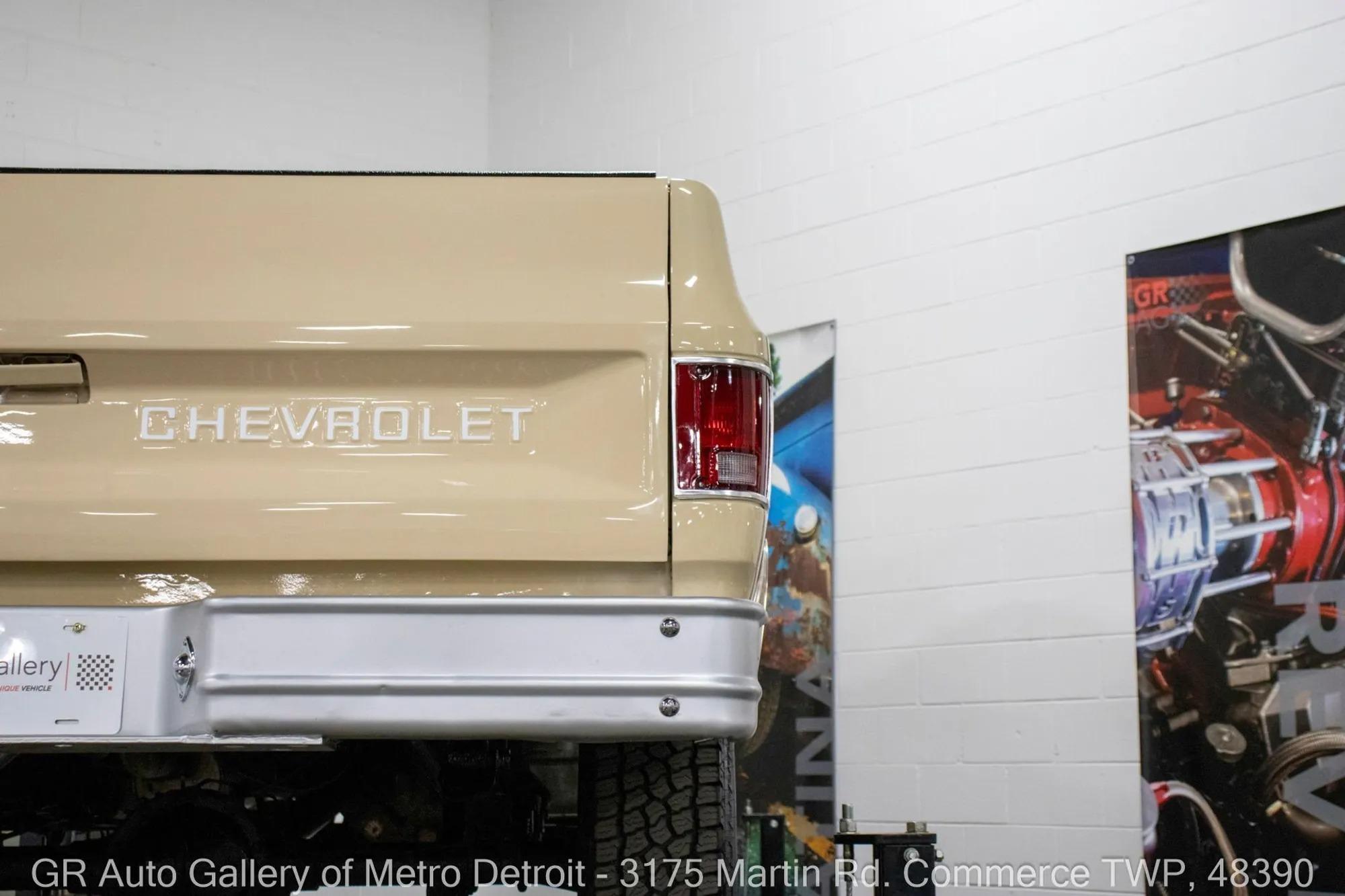 1987 Chevrolet R/V 10 Series V10