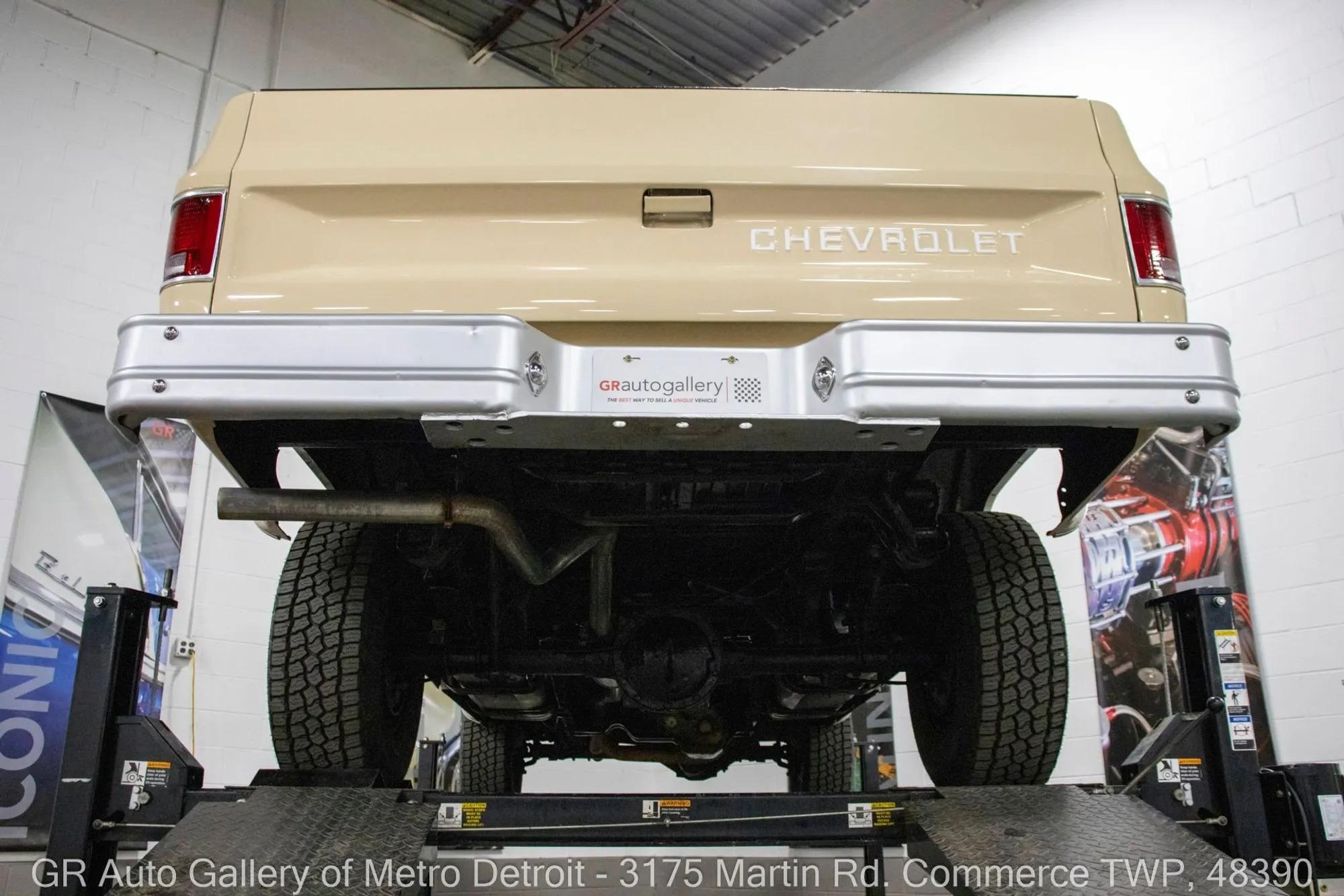 1987 Chevrolet R/V 10 Series V10