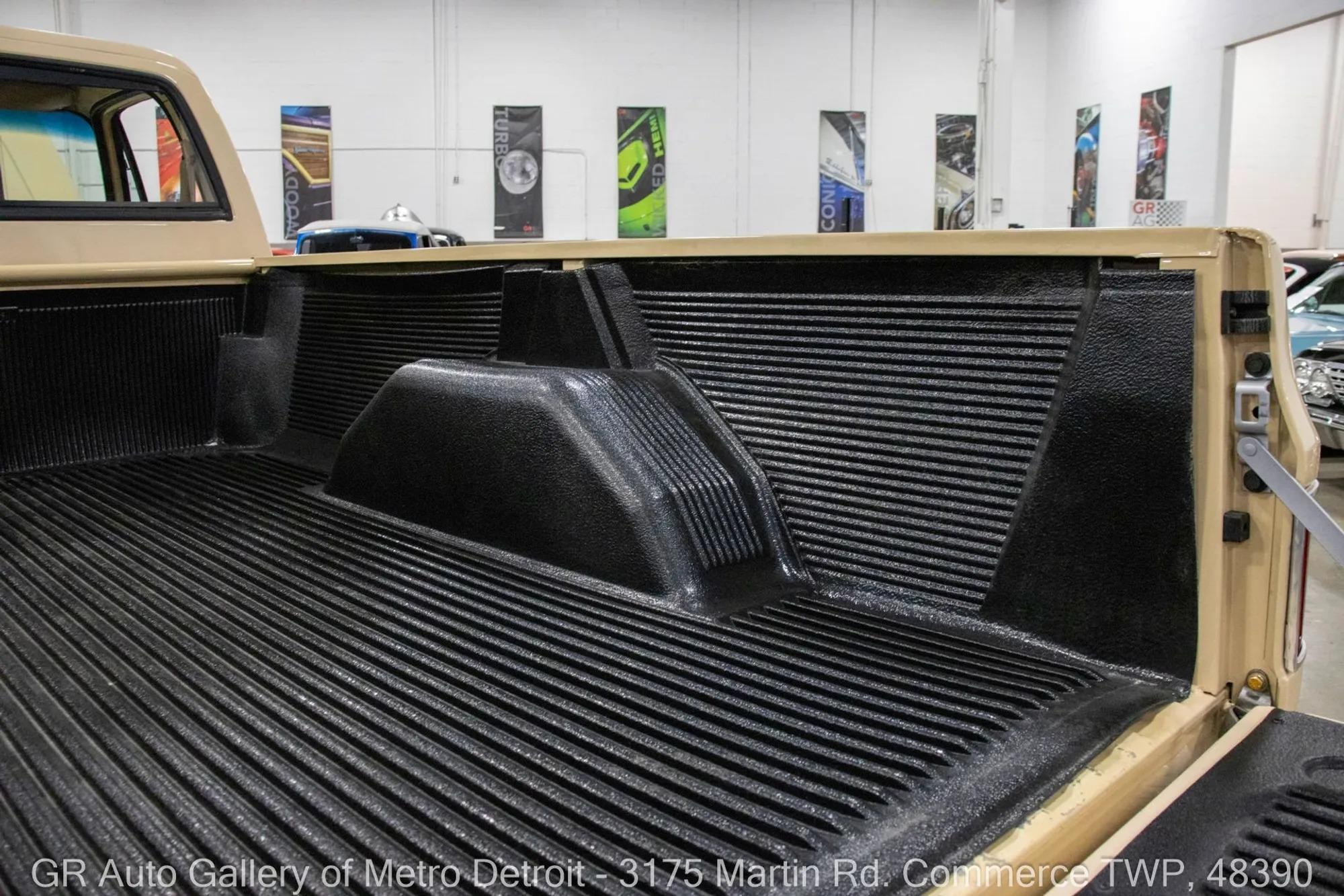 1987 Chevrolet R/V 10 Series V10