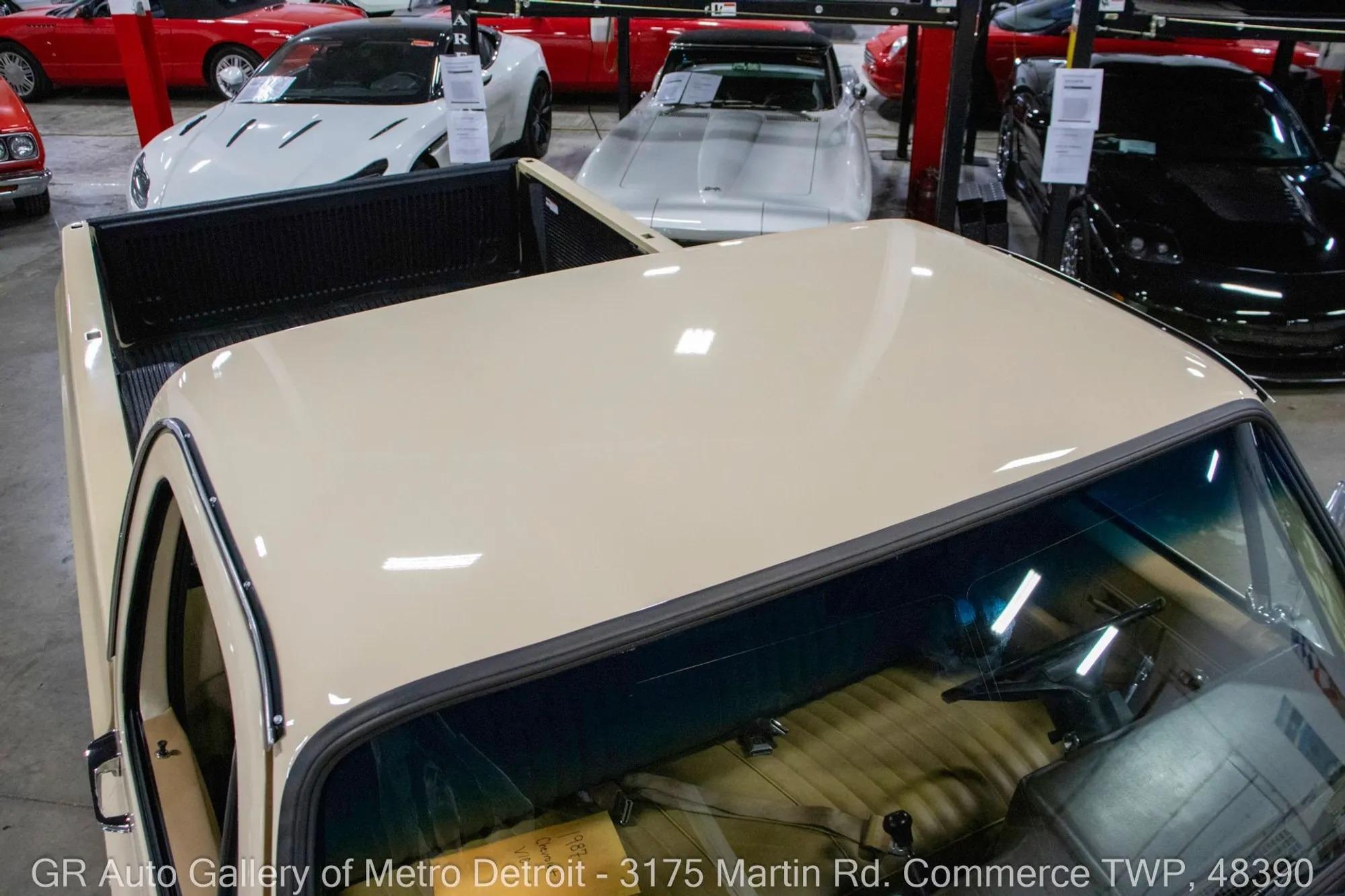 1987 Chevrolet R/V 10 Series V10