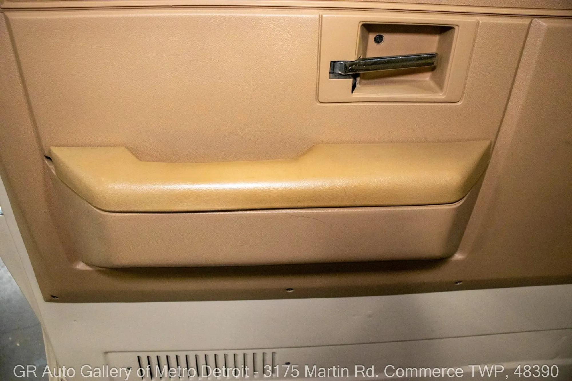 1987 Chevrolet R/V 10 Series V10