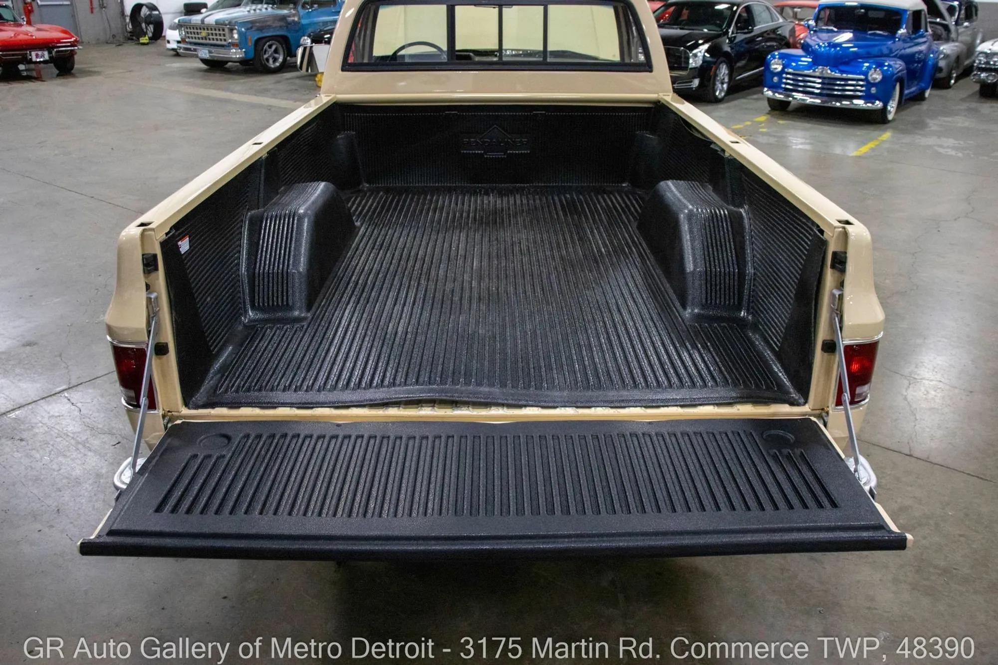 1987 Chevrolet R/V 10 Series V10