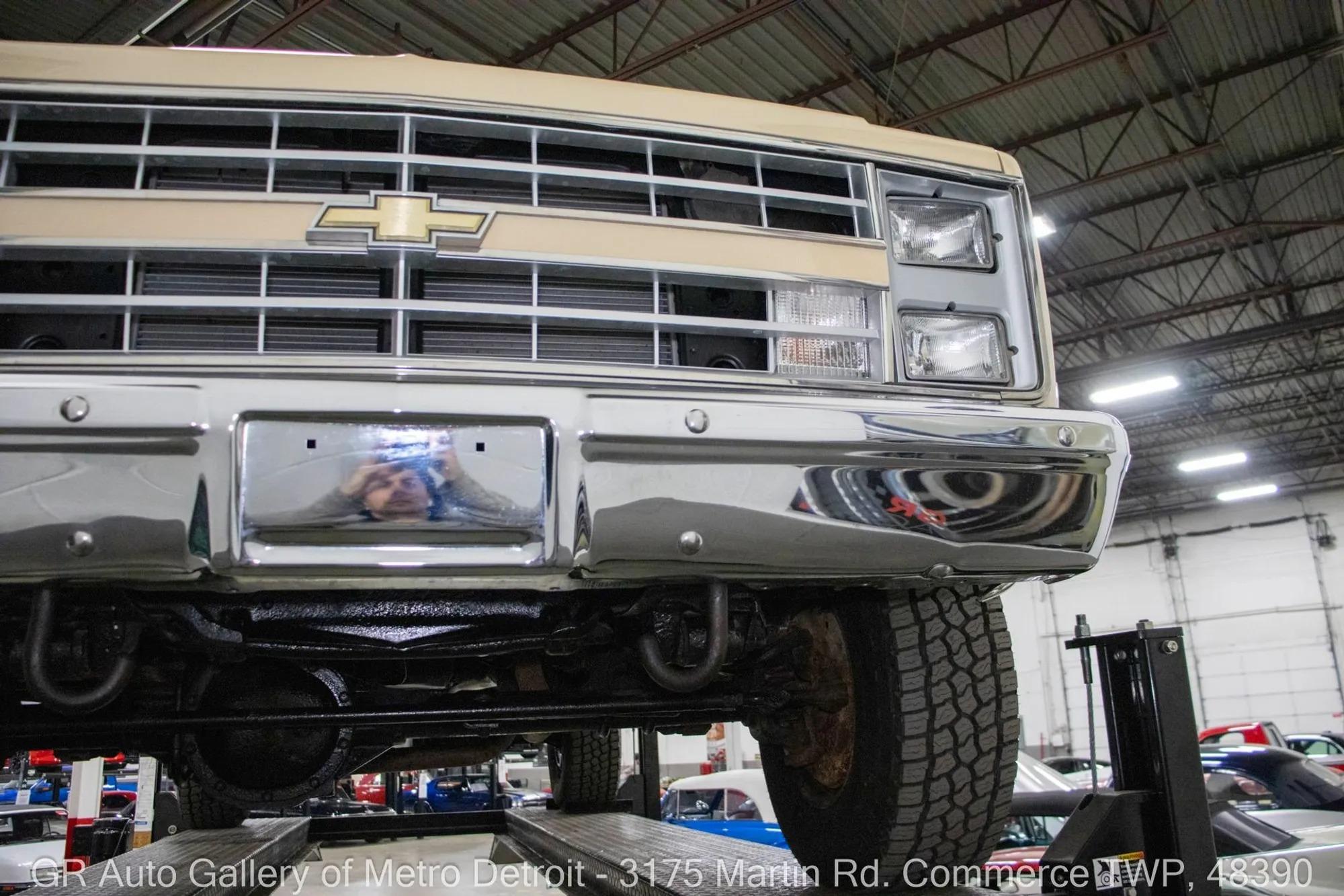 1987 Chevrolet R/V 10 Series V10