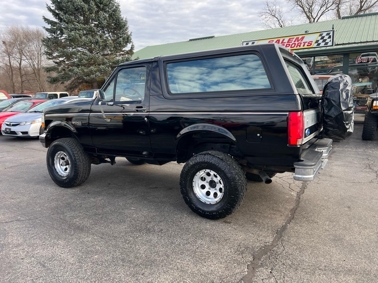 1995 Ford Bronco XLT - 3
