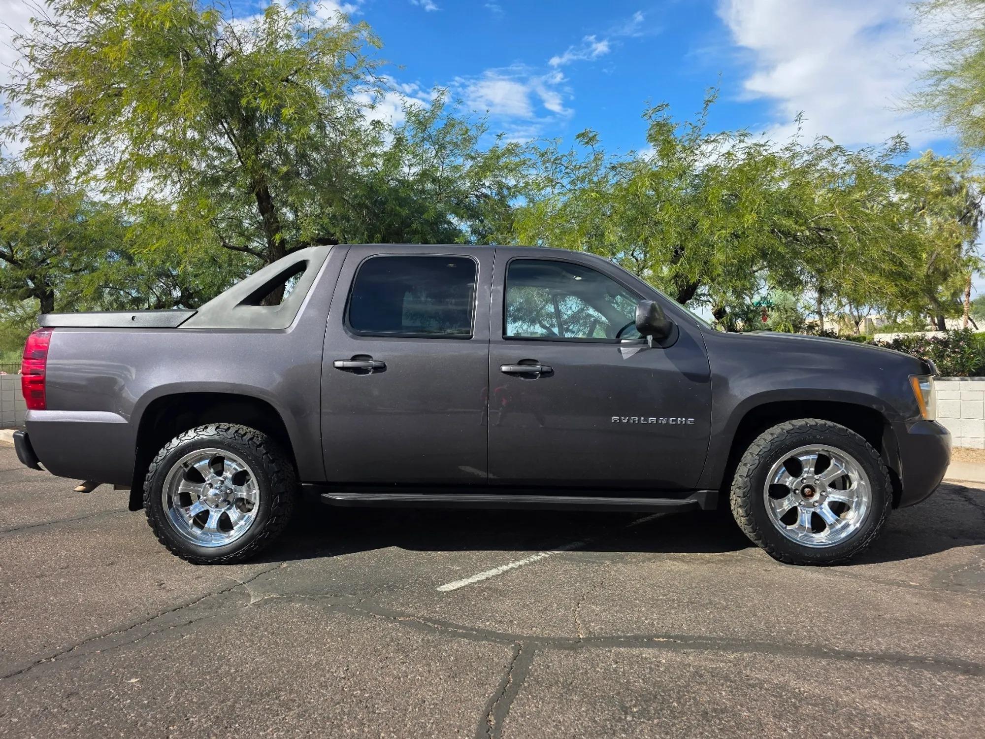 2010 Chevrolet Avalanche LS 4×4 - 3