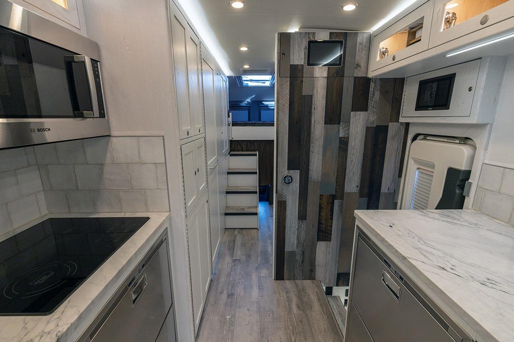 2020 EarthRoamer HD 005