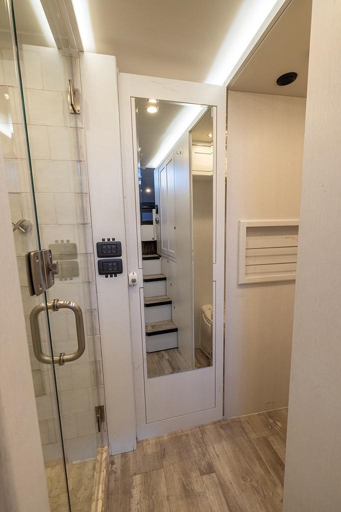 2020 EarthRoamer HD 005