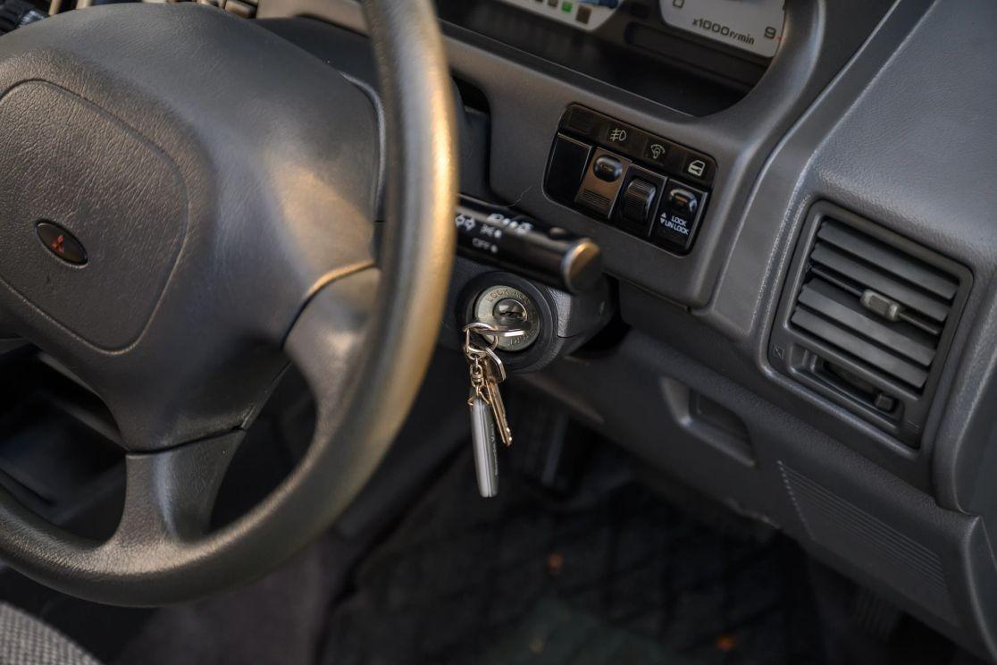 1992 Mitsubishi RVR X