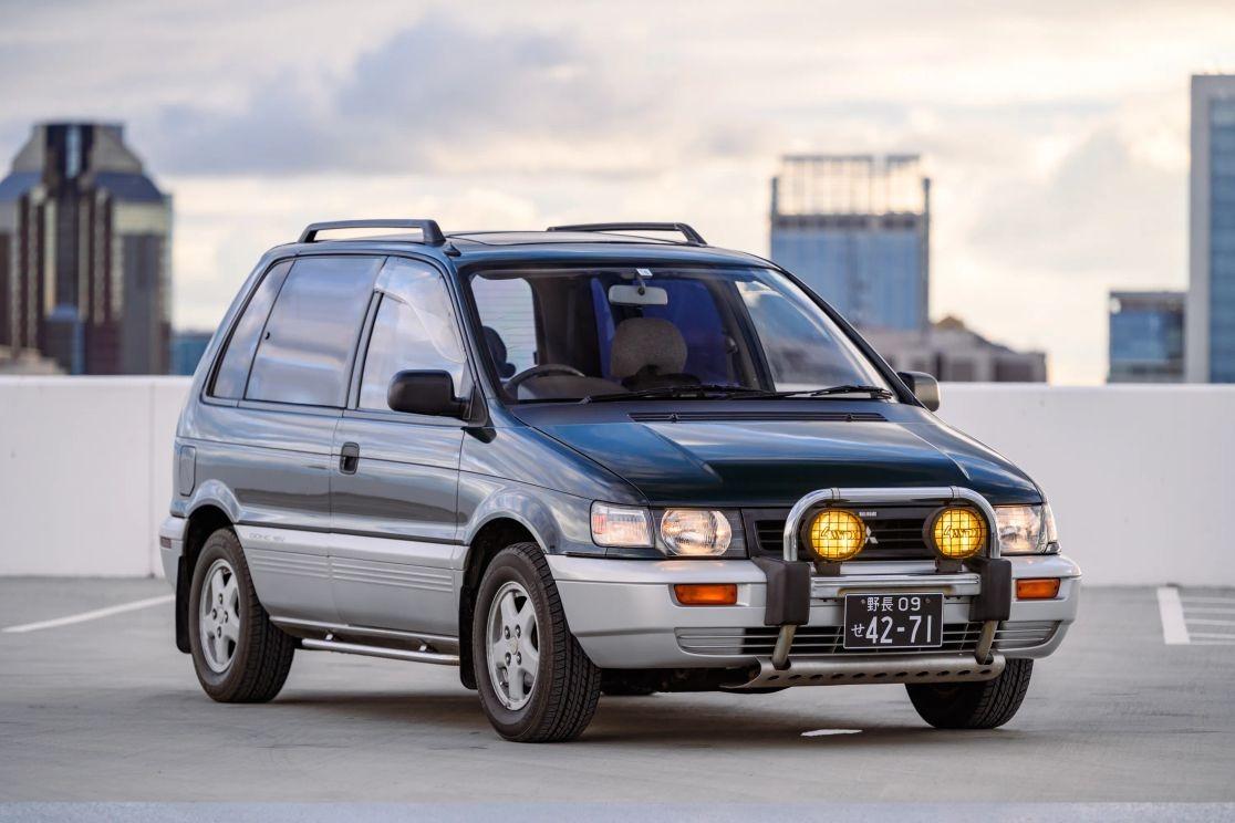 1992 Mitsubishi RVR X - 5