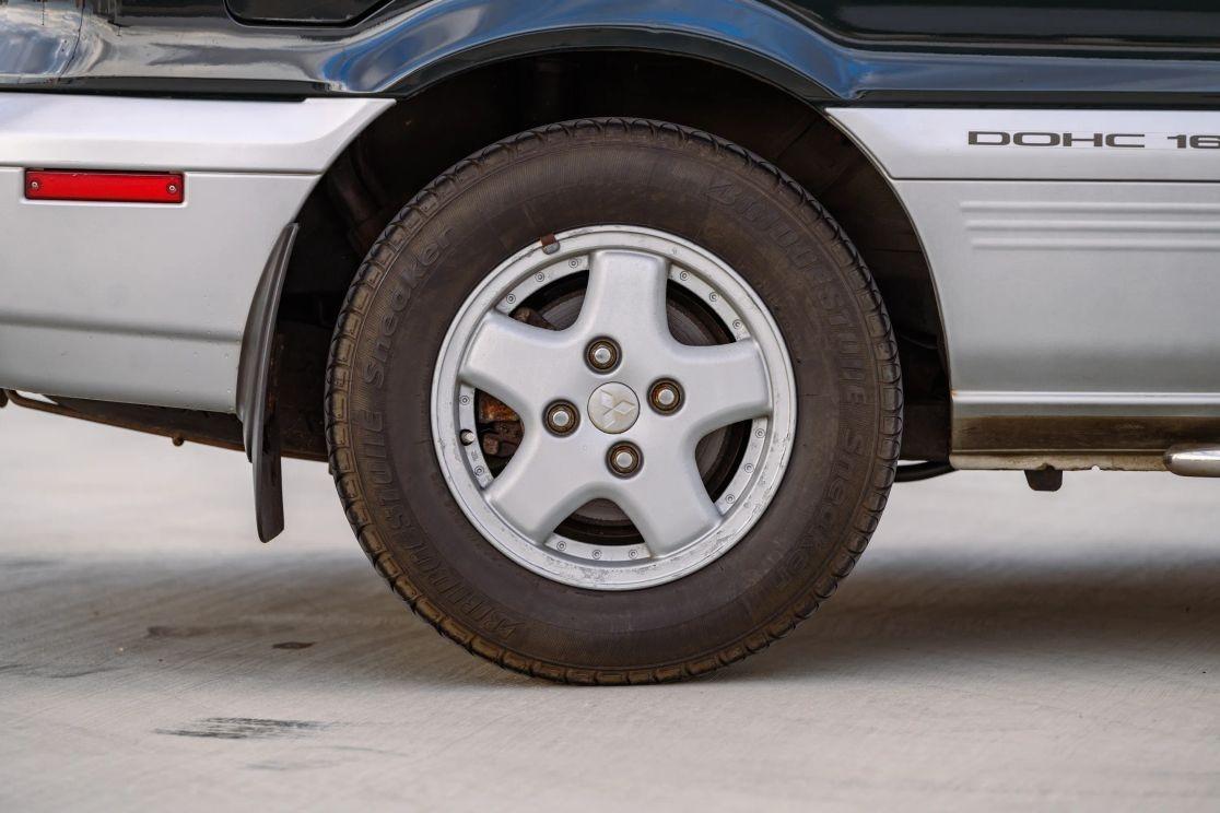 1992 Mitsubishi RVR X