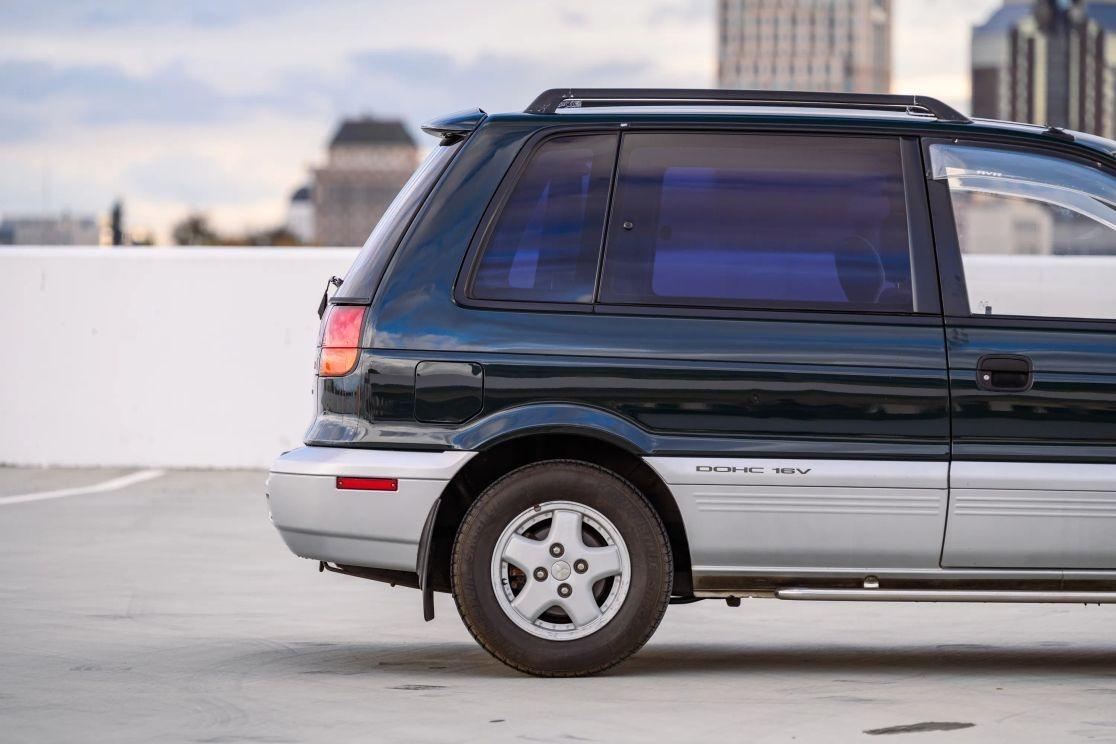 1992 Mitsubishi RVR X