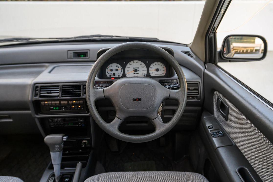 1992 Mitsubishi RVR X