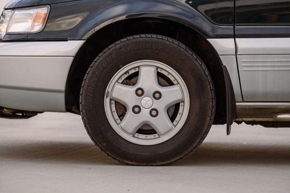 1992 Mitsubishi RVR X