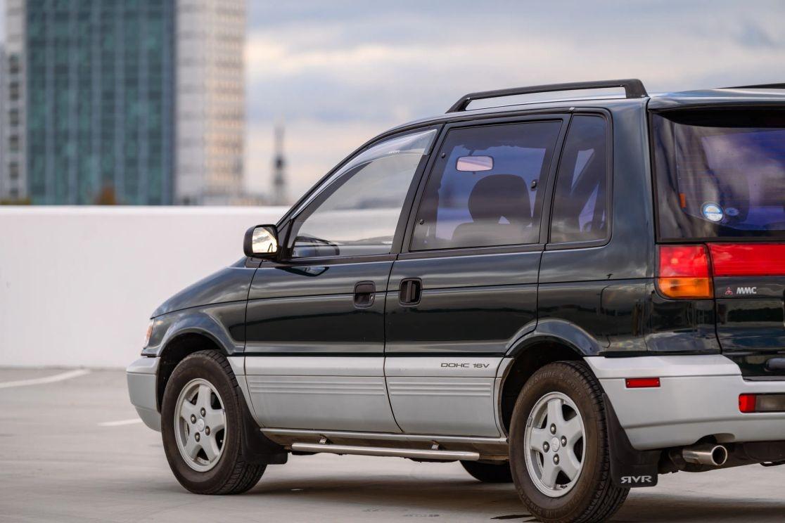 1992 Mitsubishi RVR X