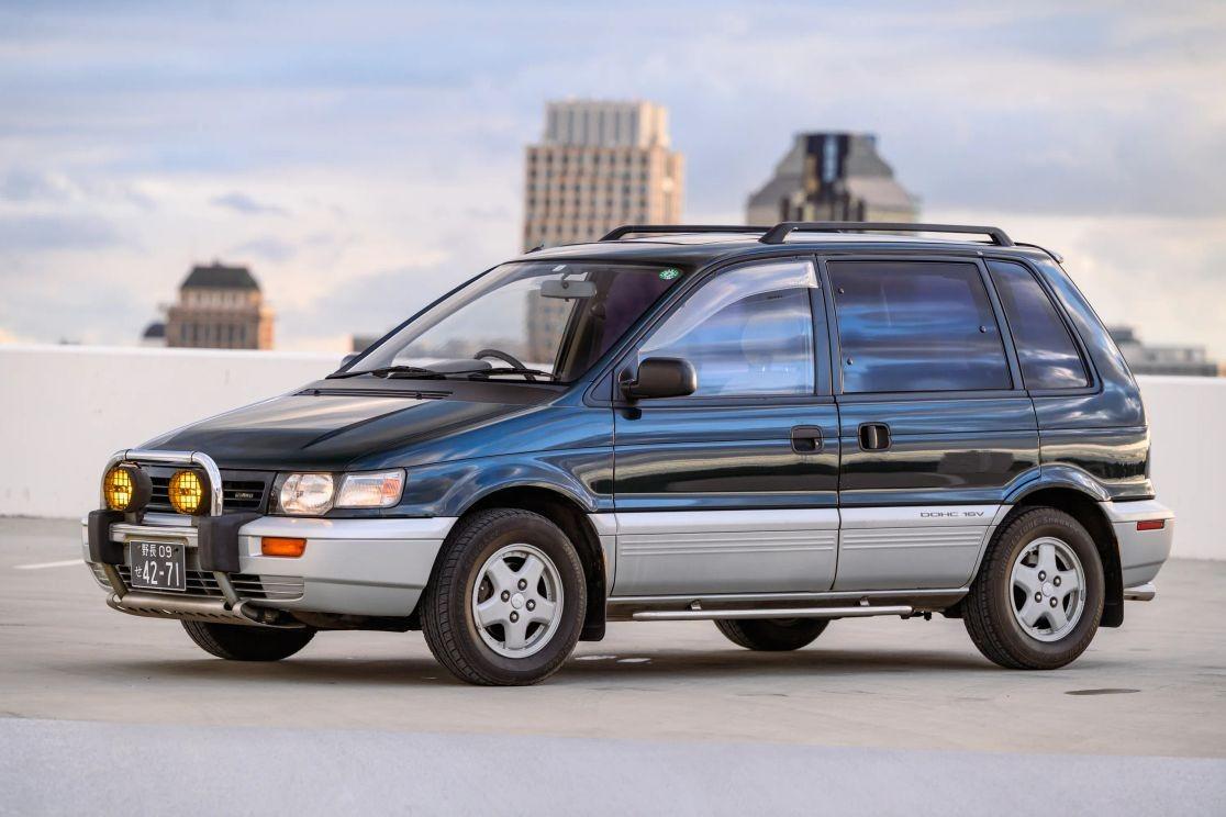 1992 Mitsubishi RVR X