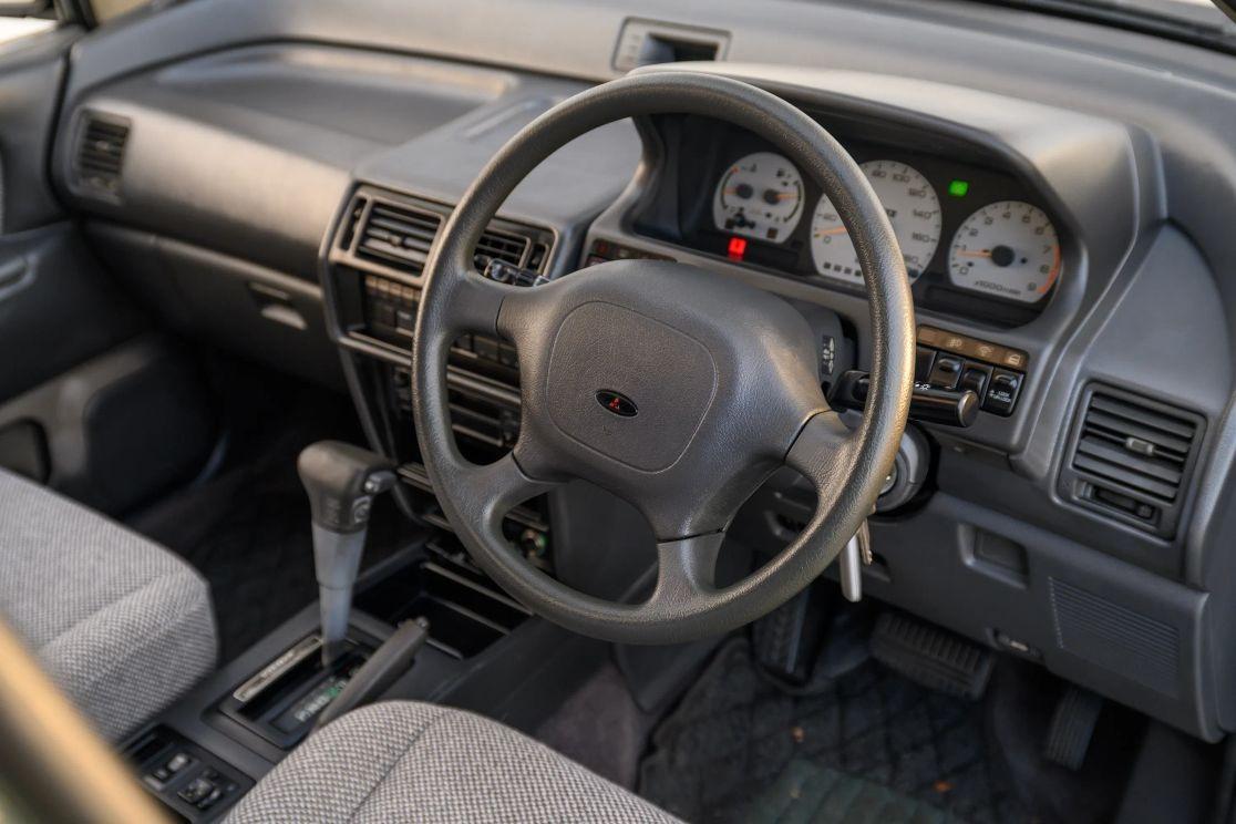 1992 Mitsubishi RVR X