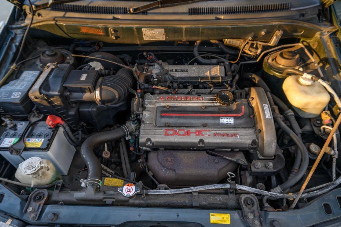 1992 Mitsubishi RVR X