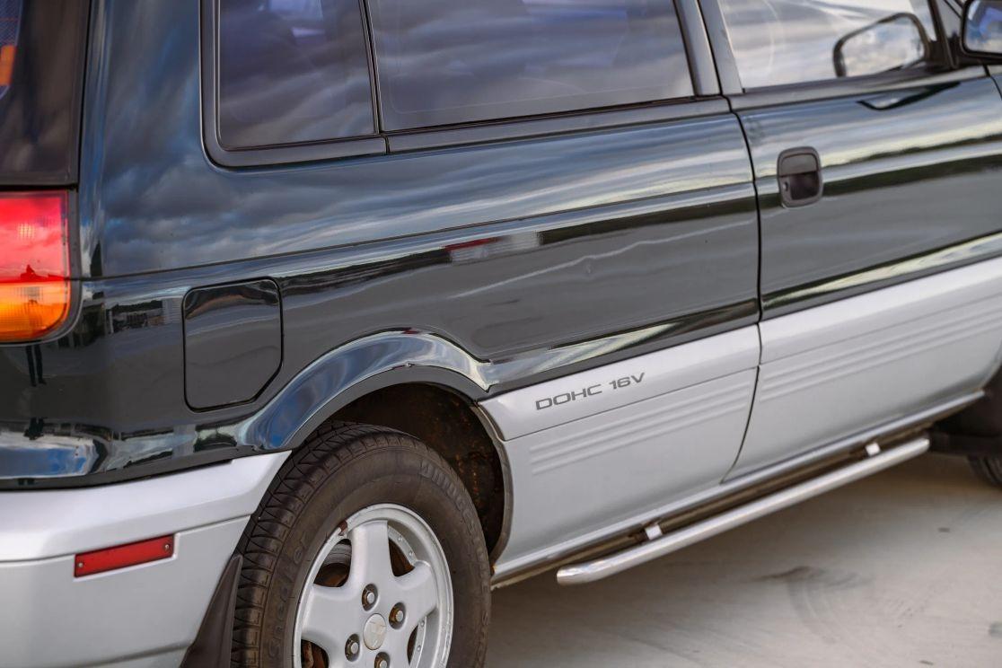 1992 Mitsubishi RVR X