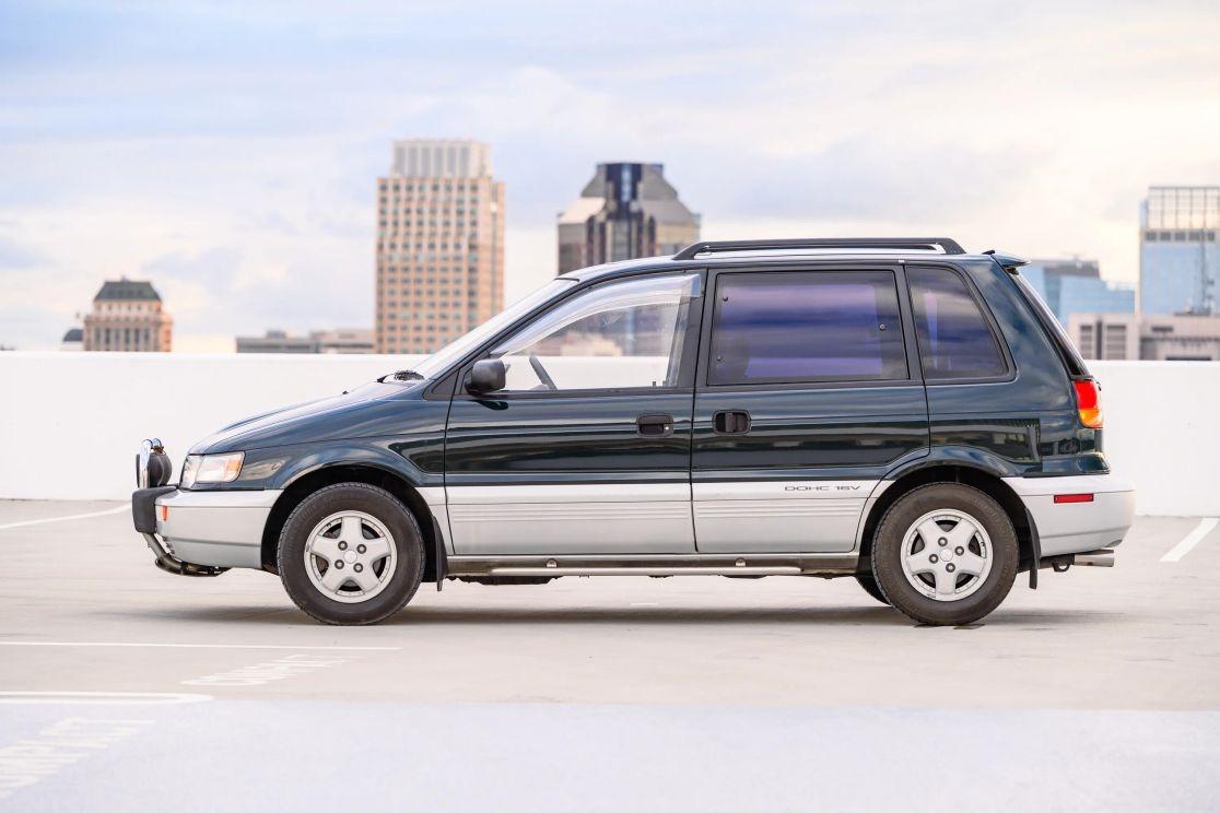 1992 Mitsubishi RVR X