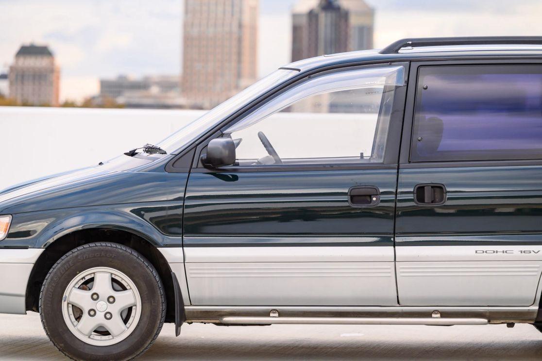 1992 Mitsubishi RVR X