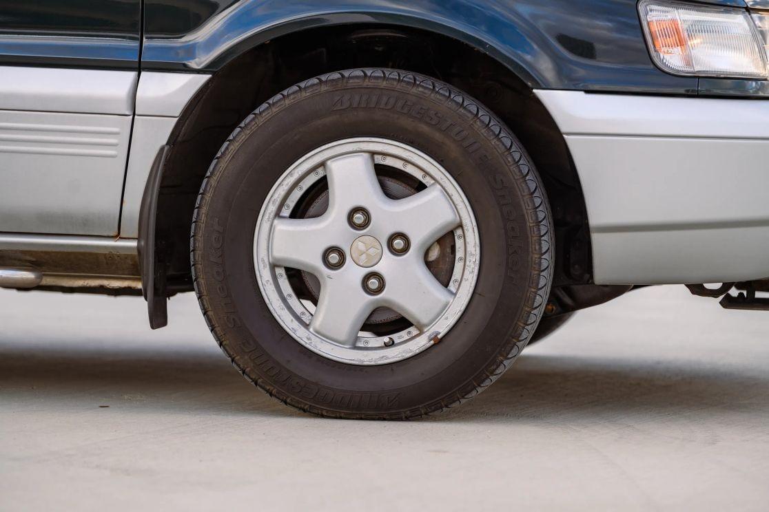 1992 Mitsubishi RVR X