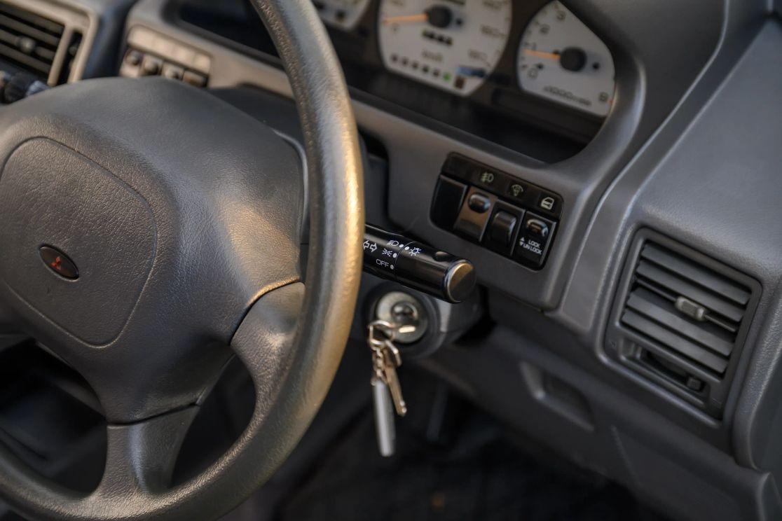 1992 Mitsubishi RVR X