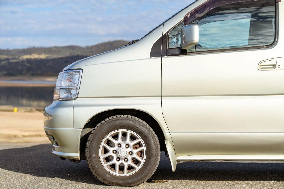 1997 Nissan Elgrand V