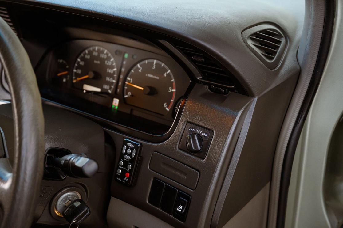 1997 Nissan Elgrand V